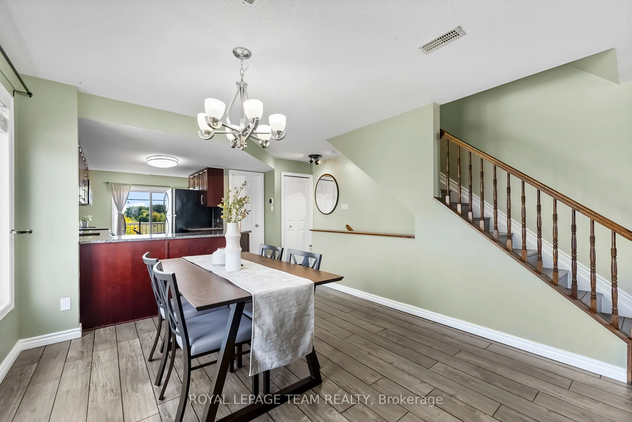 368 Crownridge Drive, #24