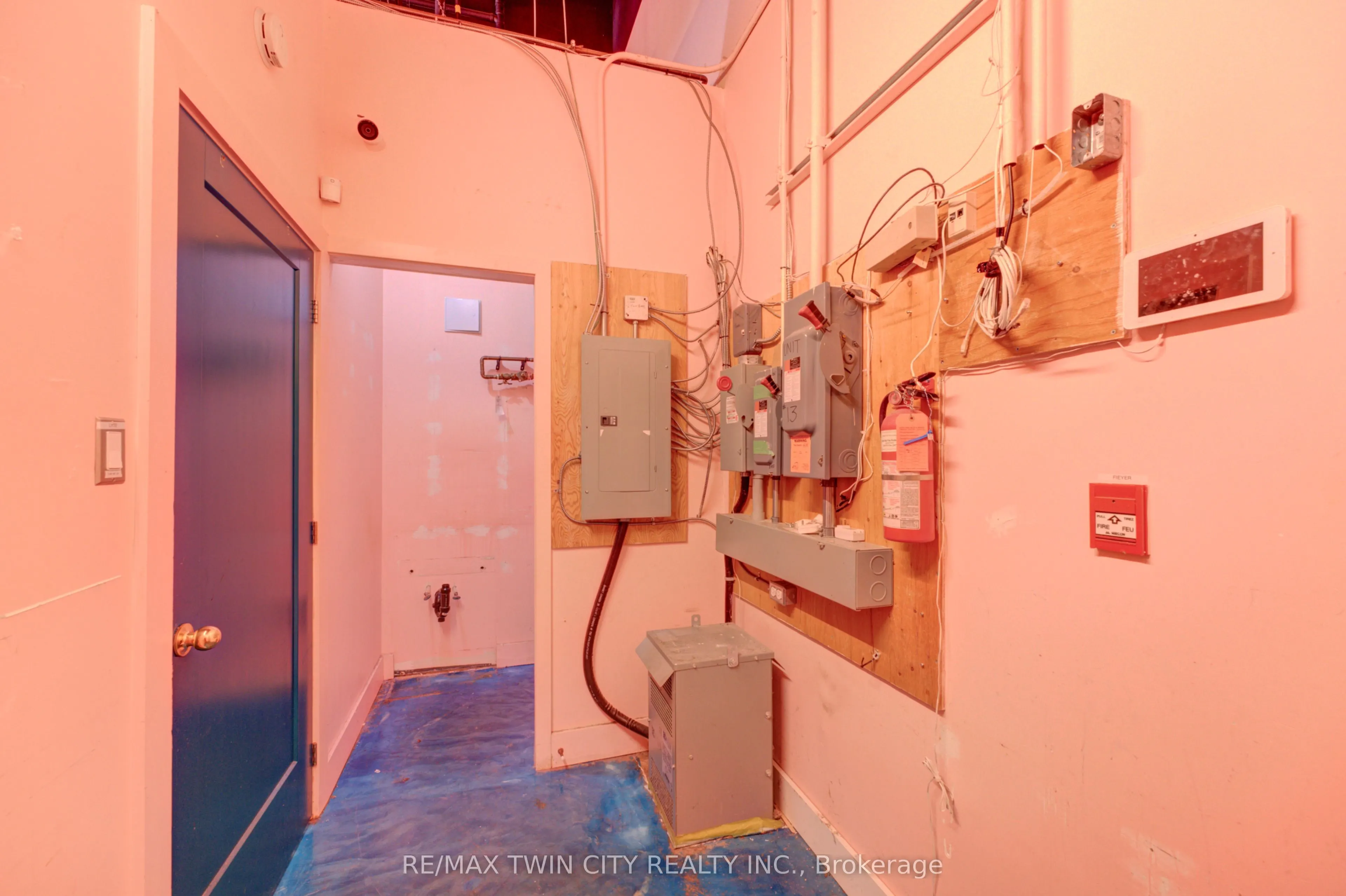 320 Colborne Street W, #13