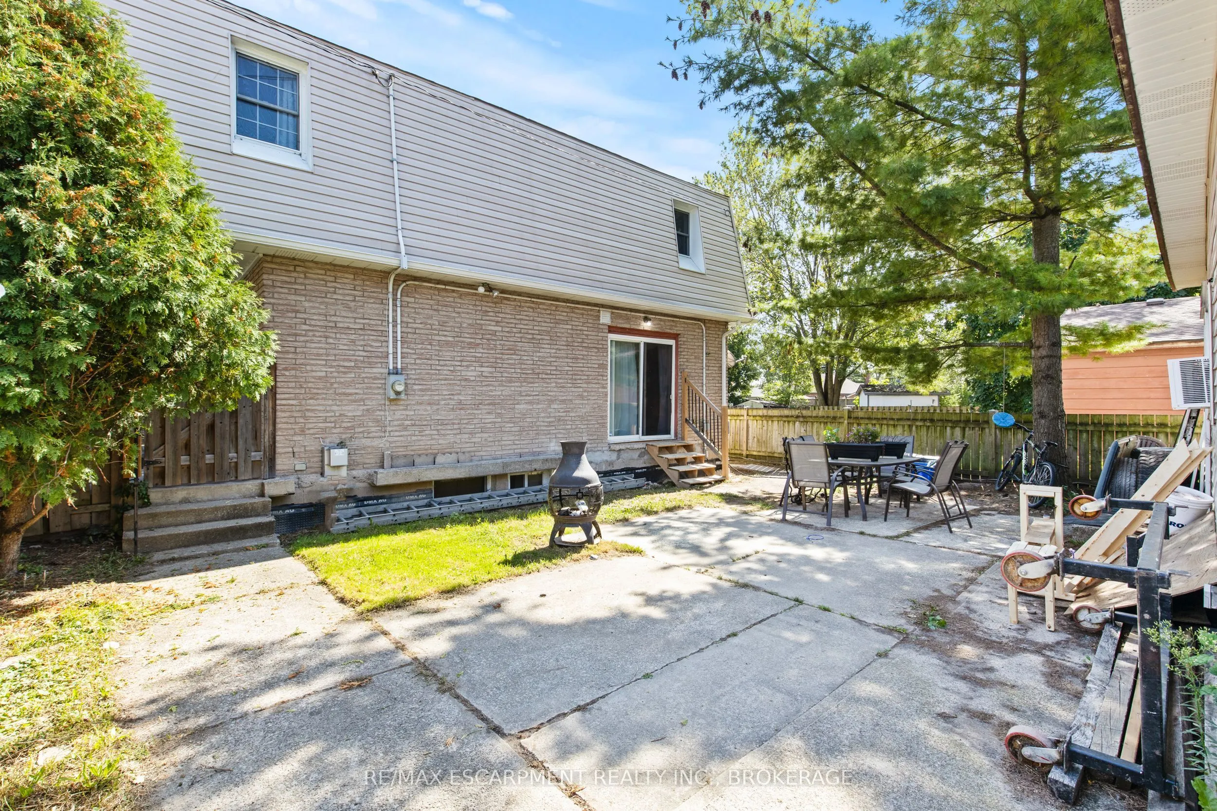15 MCCORMICK Street