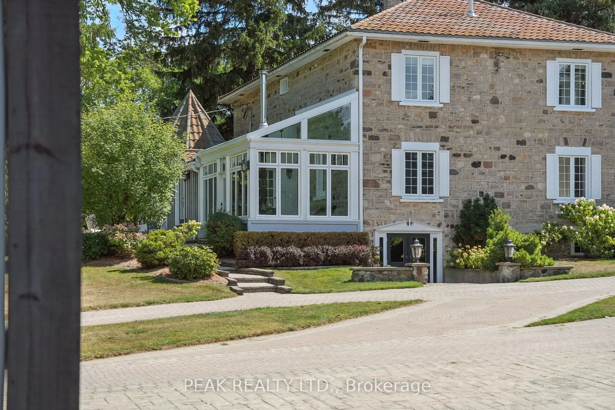143 East River Road