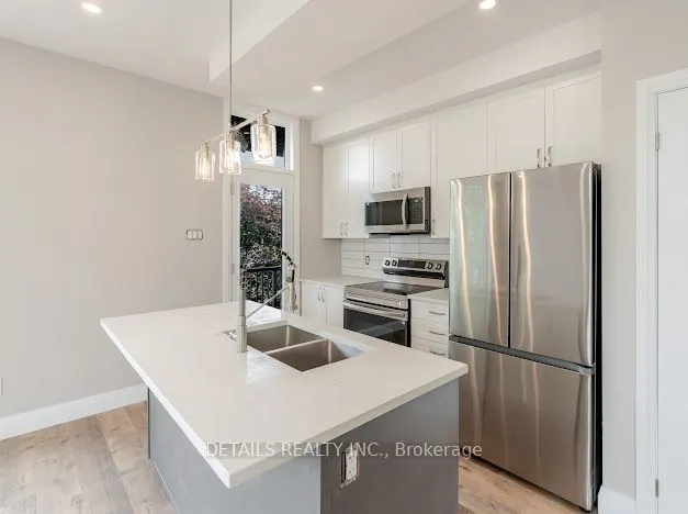 659 Donat Street, #101