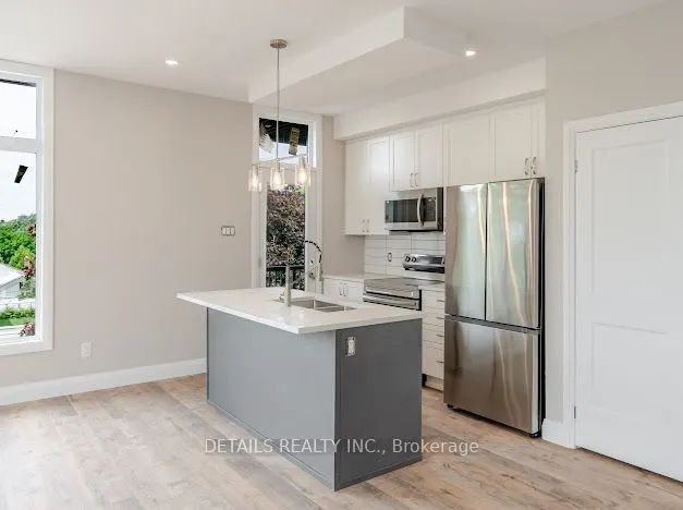 659 Donat Street, #101