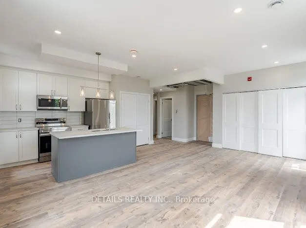 659 Donat Street, #101