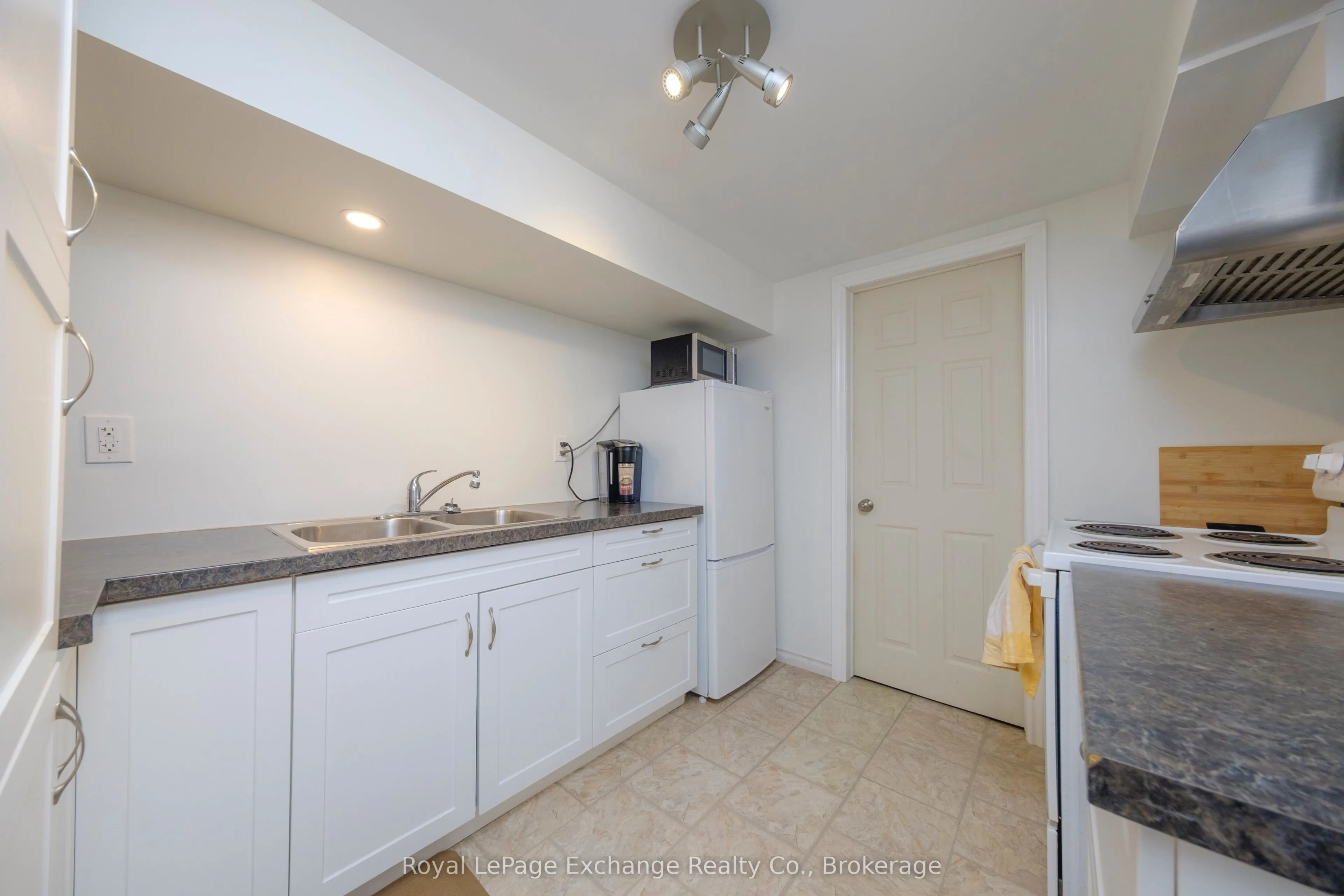 577 James Street