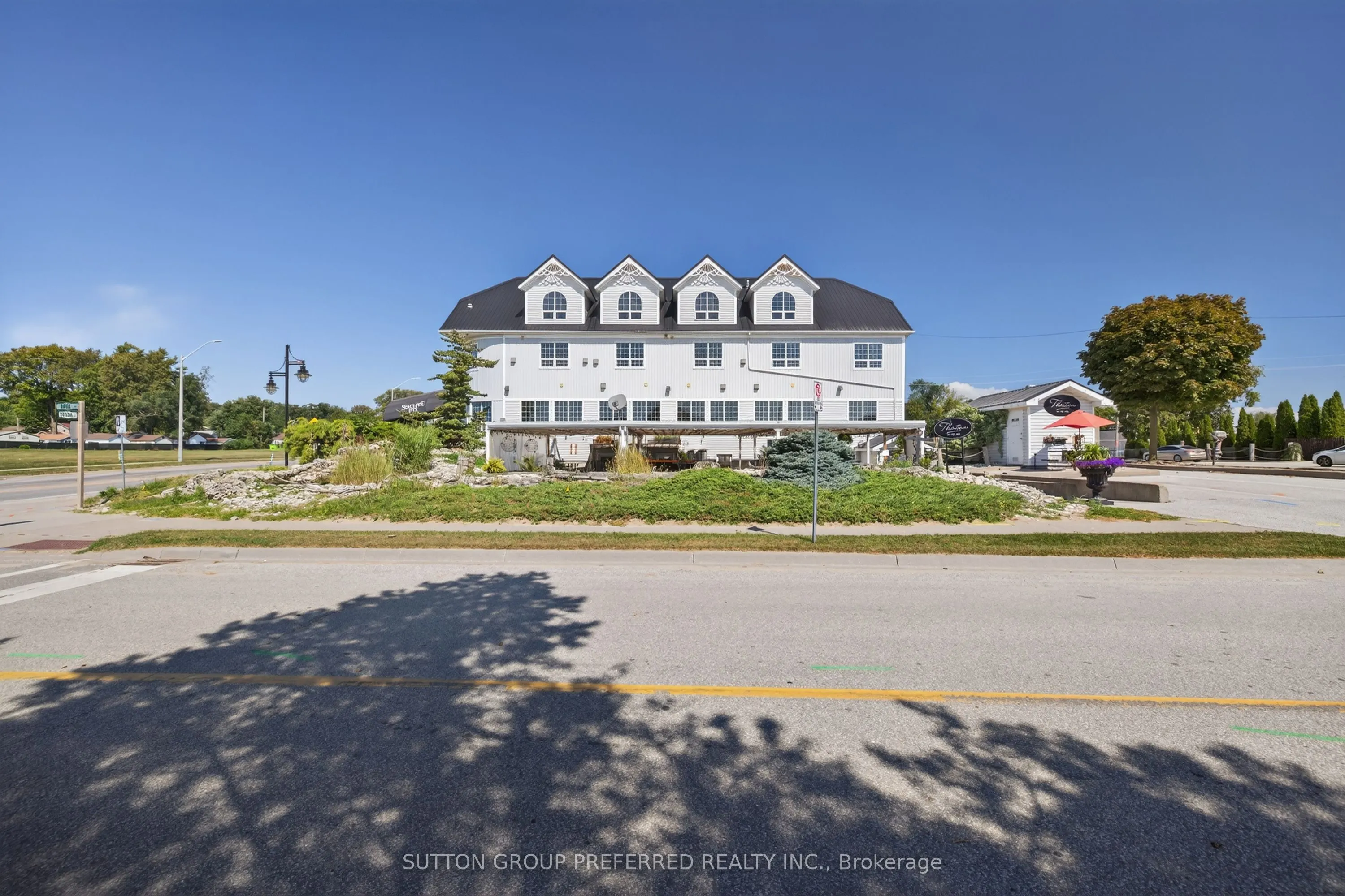 388 Erie Street S