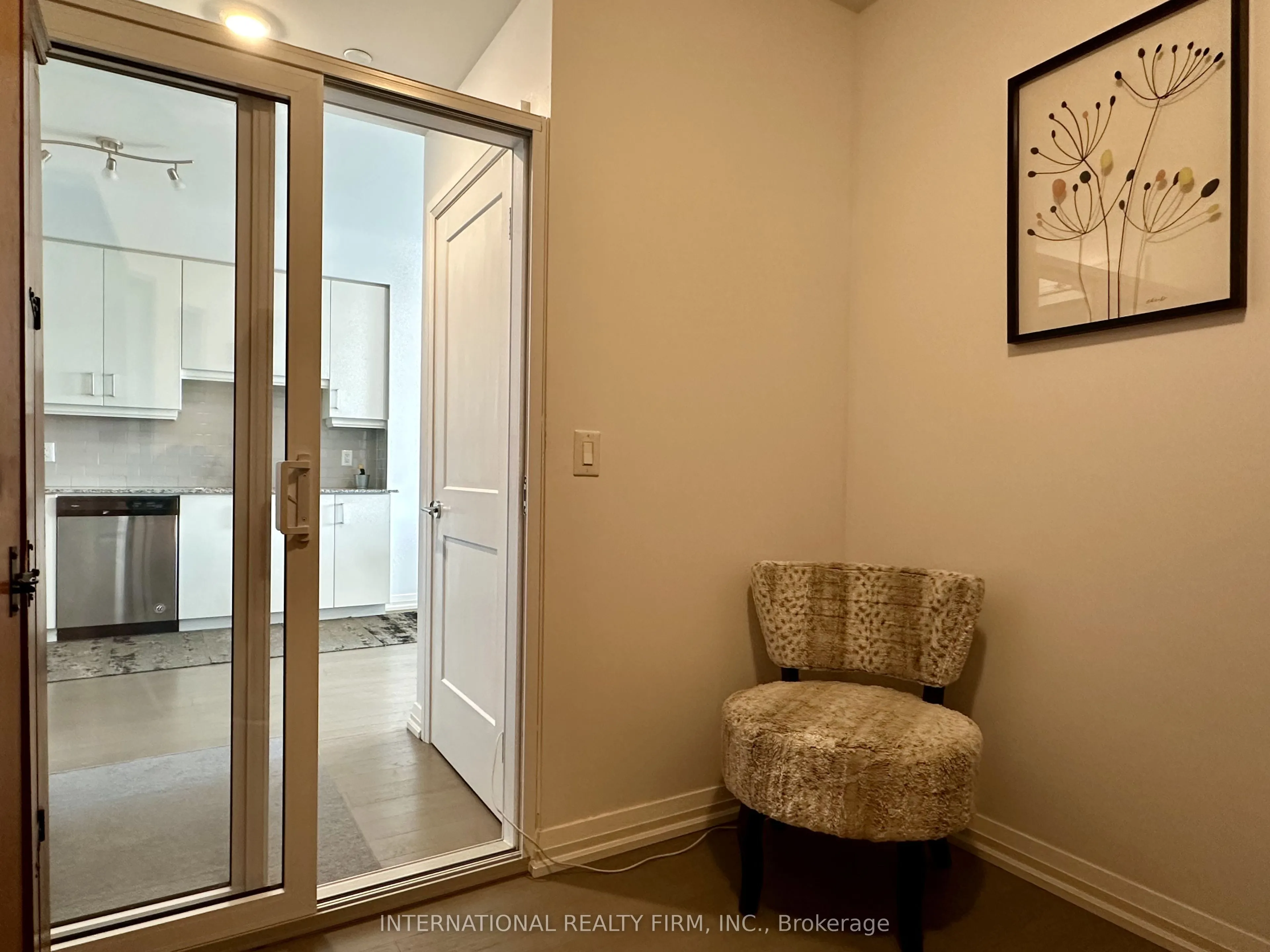 155 Caroline Street S, #08