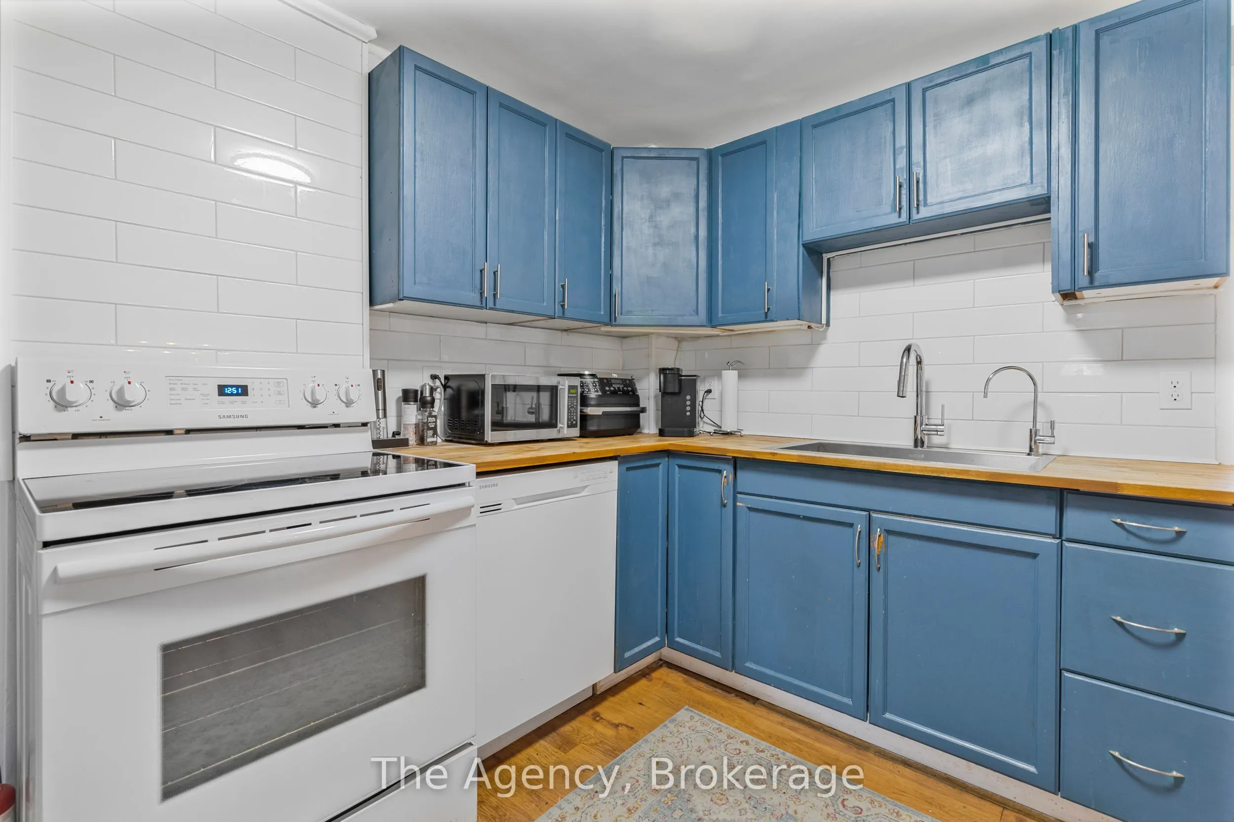 1 Mareve Avenue