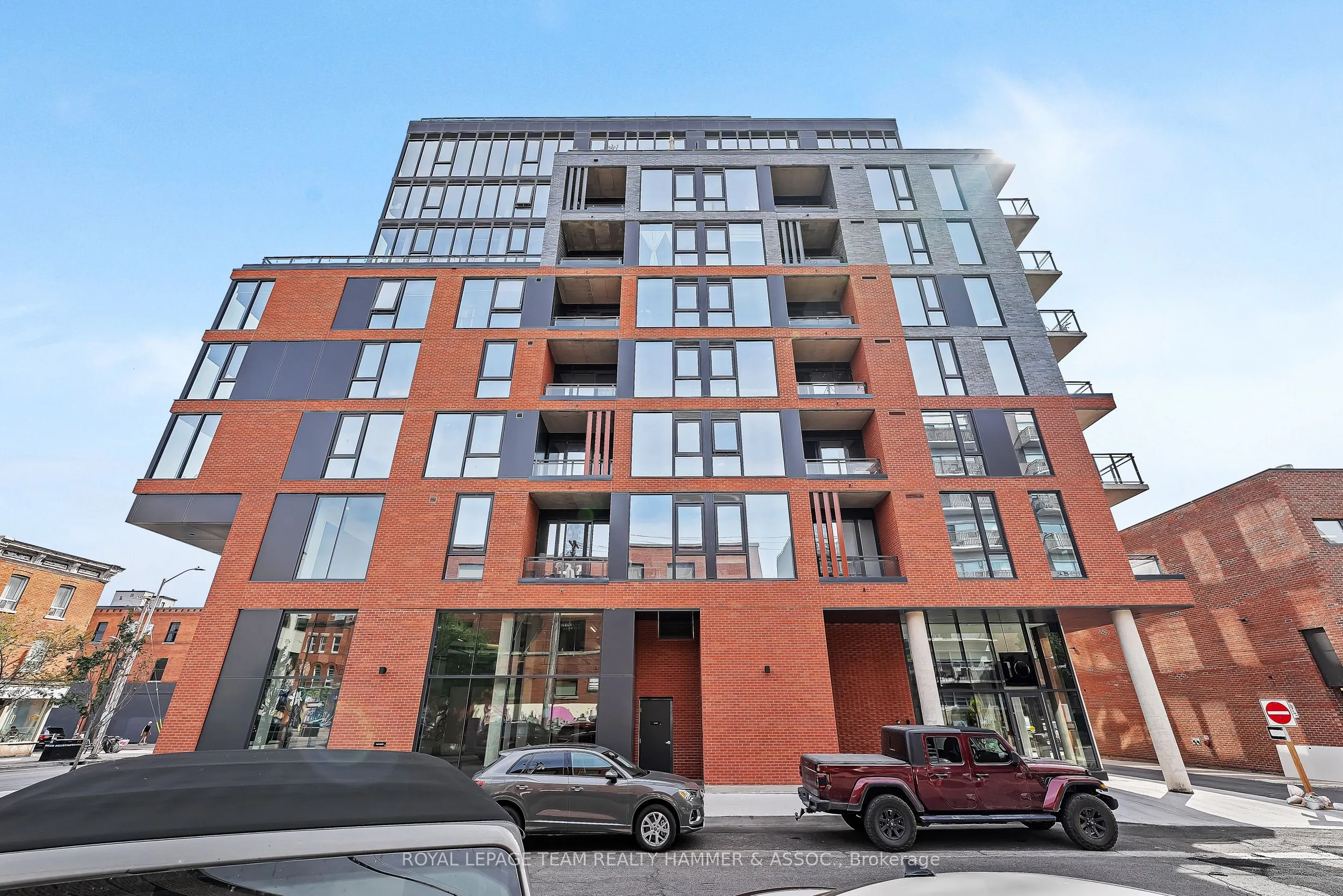 10 James Street, #707