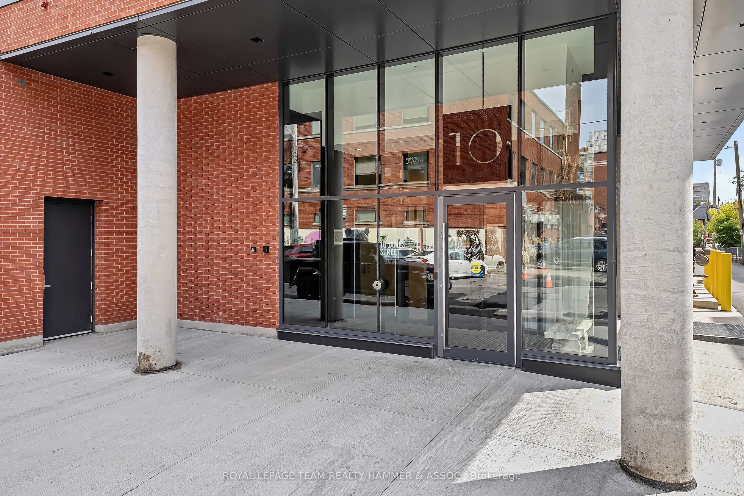 10 James Street, #707