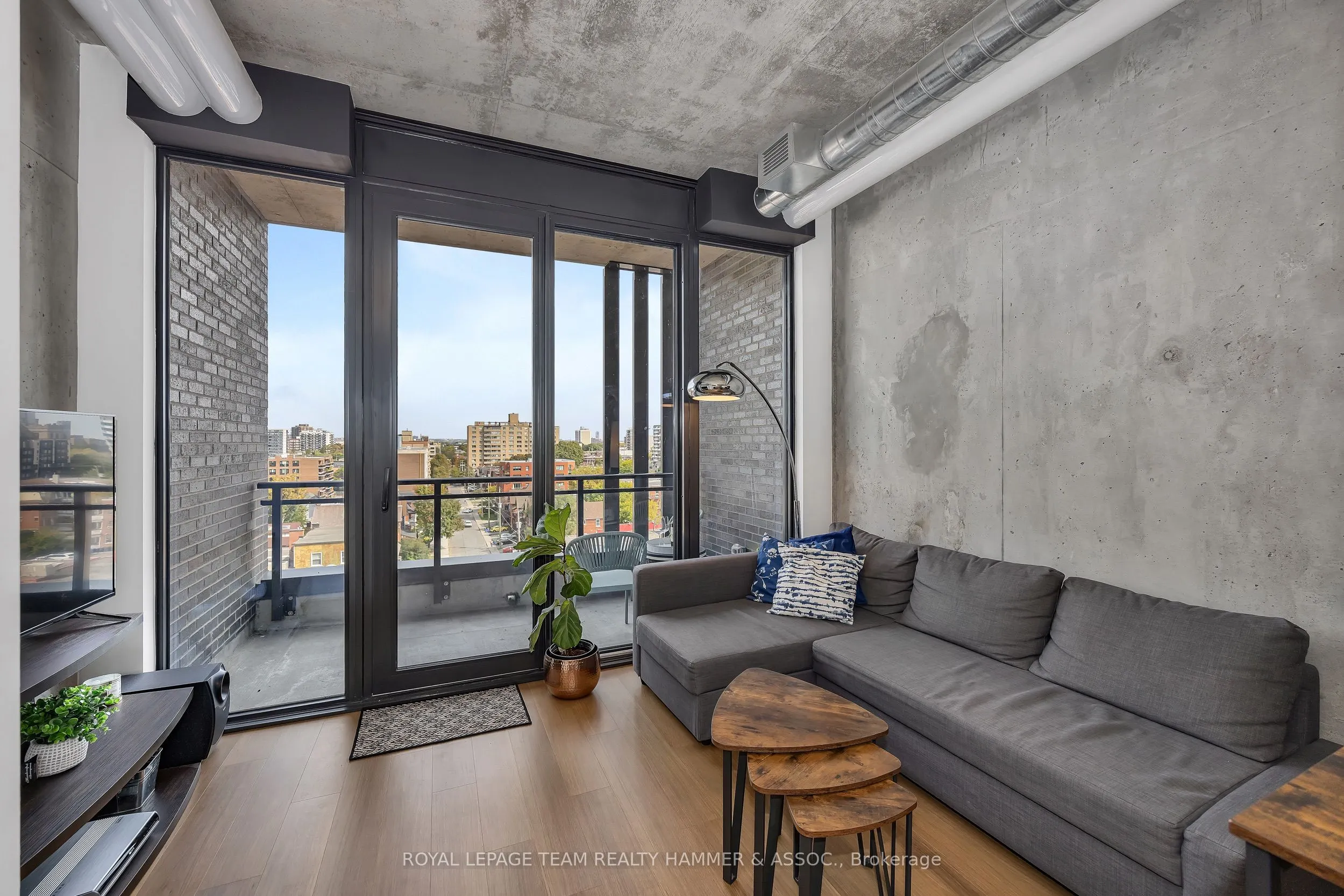 10 James Street, #707