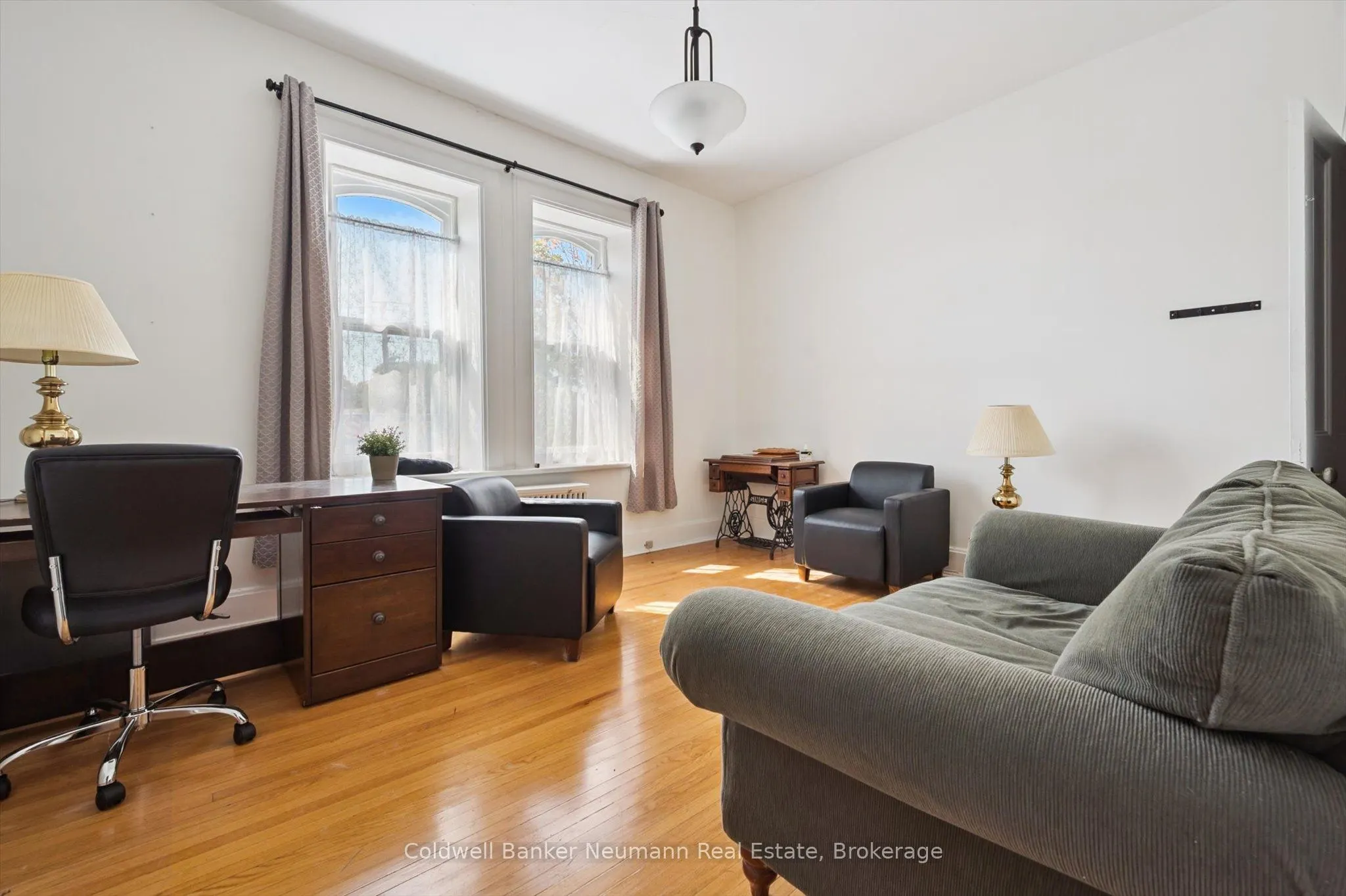 221 WOOLWICH Street