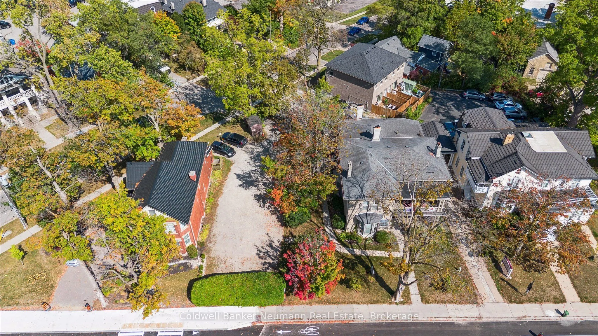 221 WOOLWICH Street