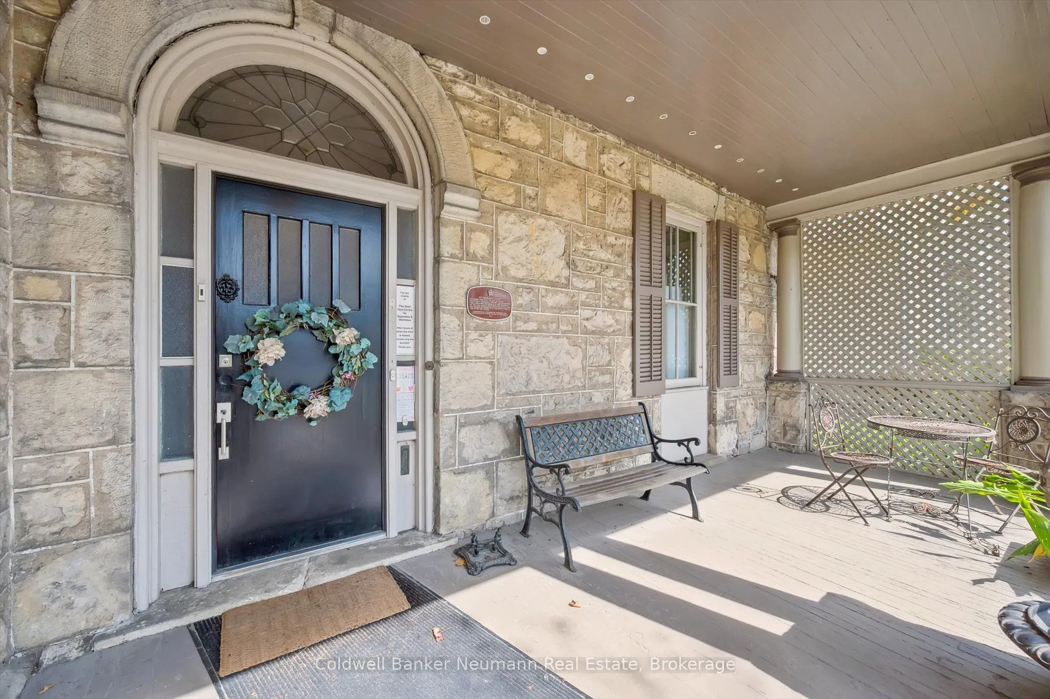 221 WOOLWICH Street