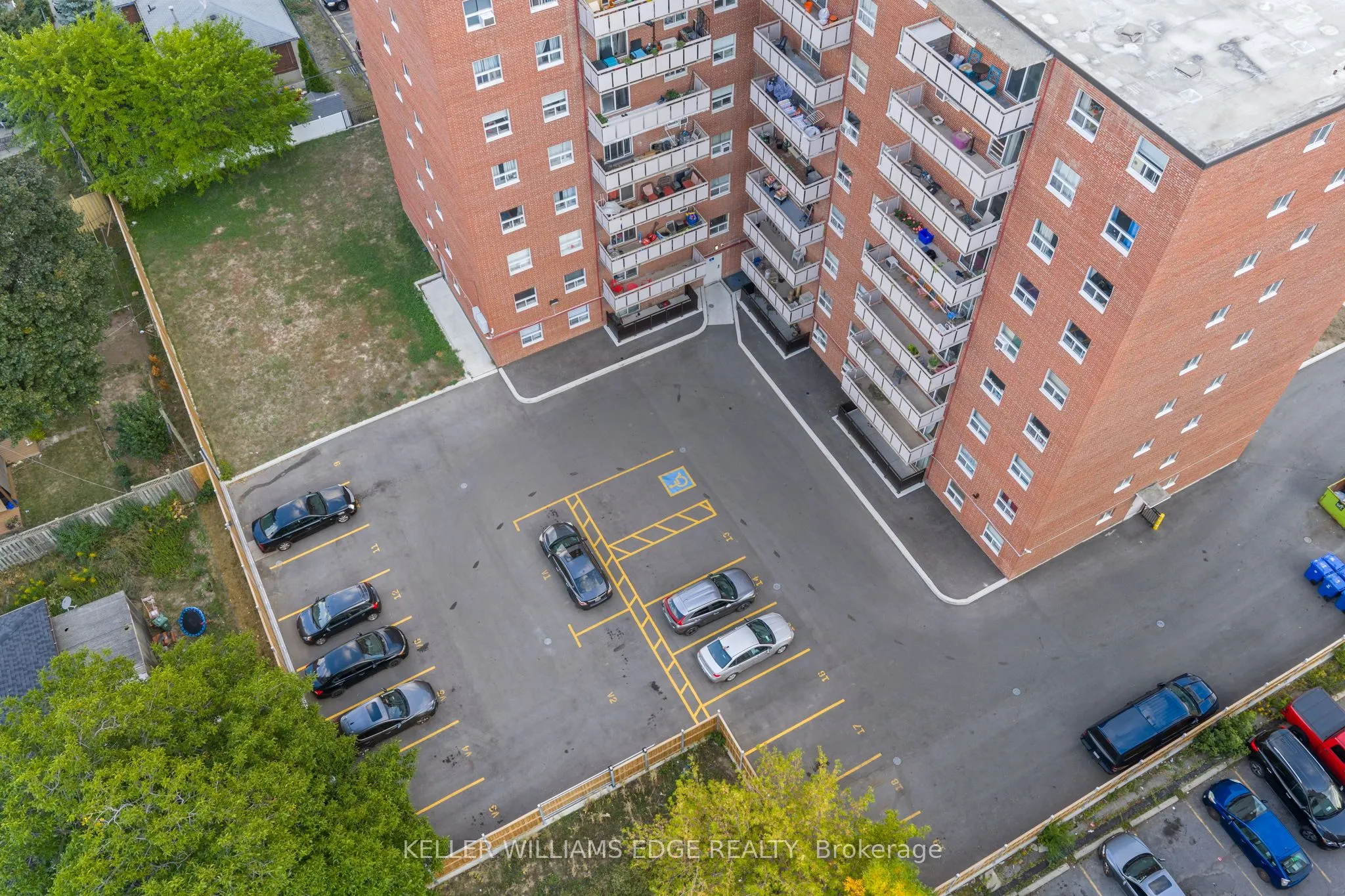 851 Queenston Road, #802
