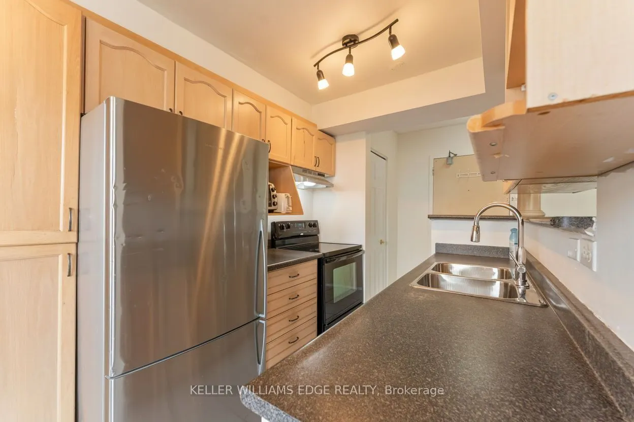 851 Queenston Road, #802
