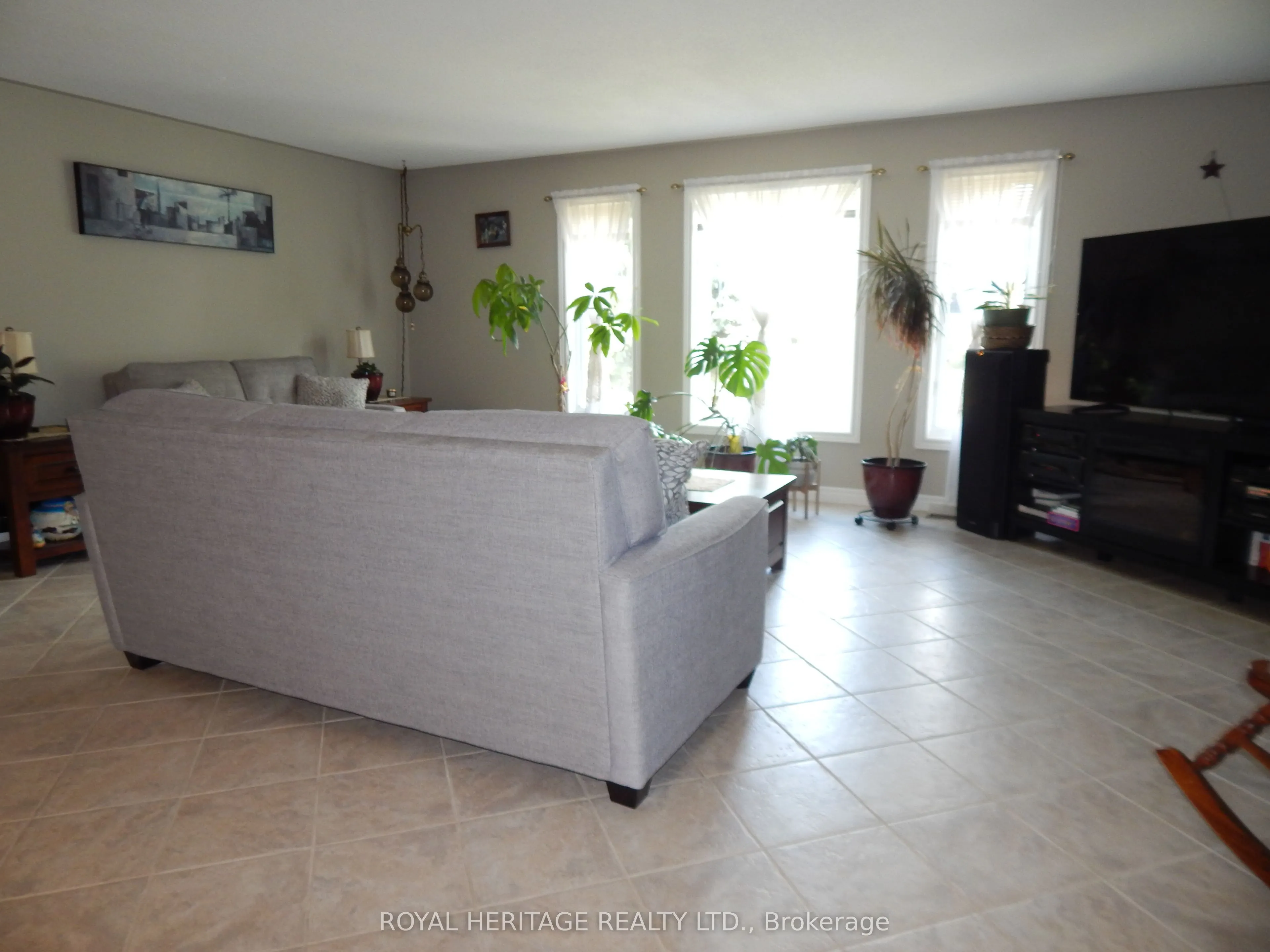 10 VICARI Road