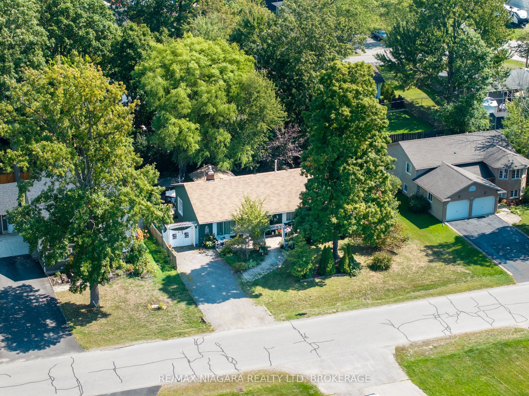 600 Lakeview Road