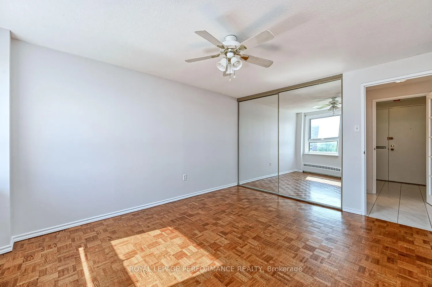 1356 Meadowlands Drive E, #607