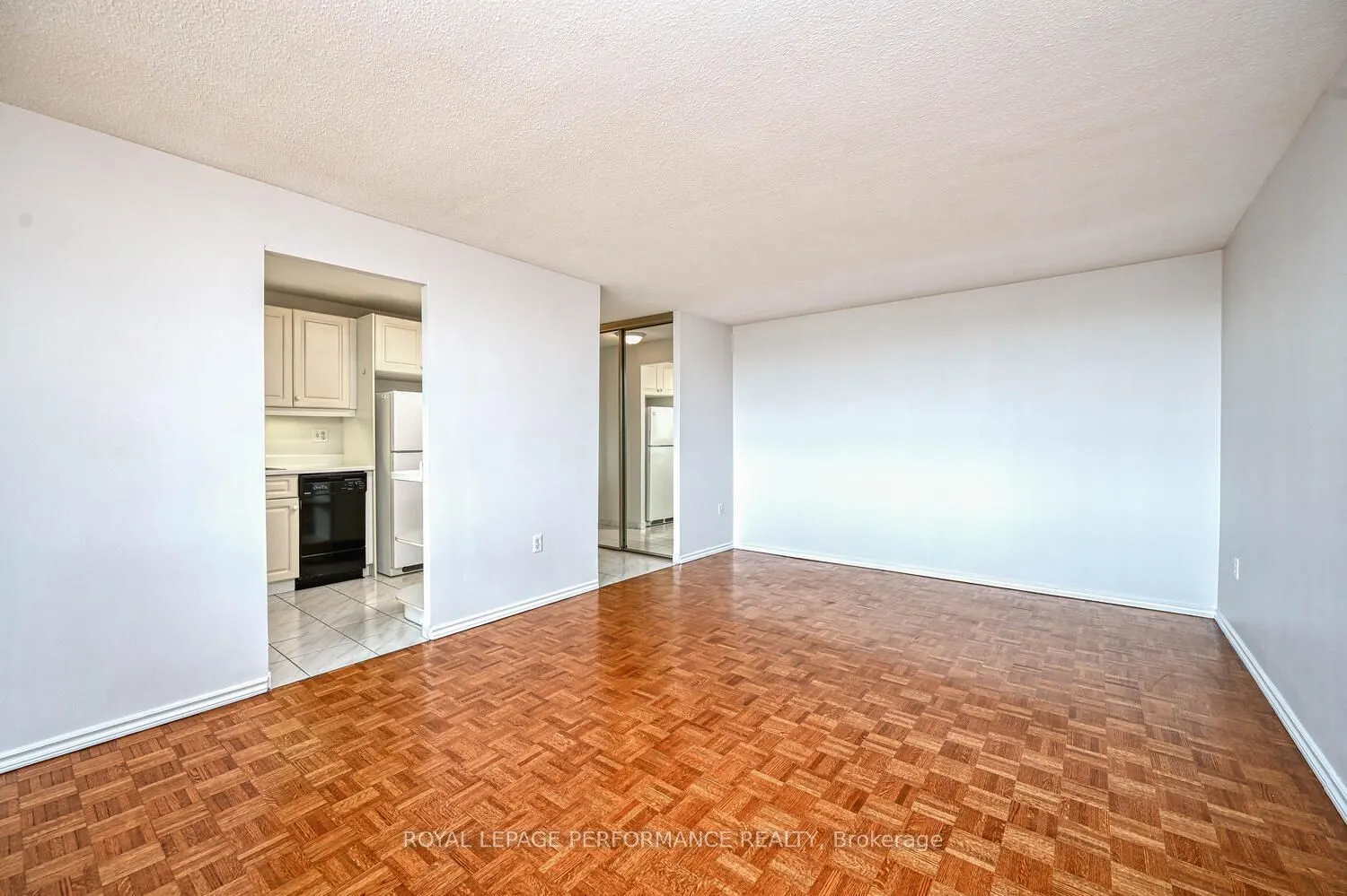 1356 Meadowlands Drive E, #607