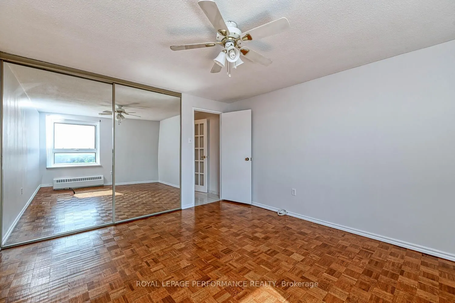1356 Meadowlands Drive E, #607