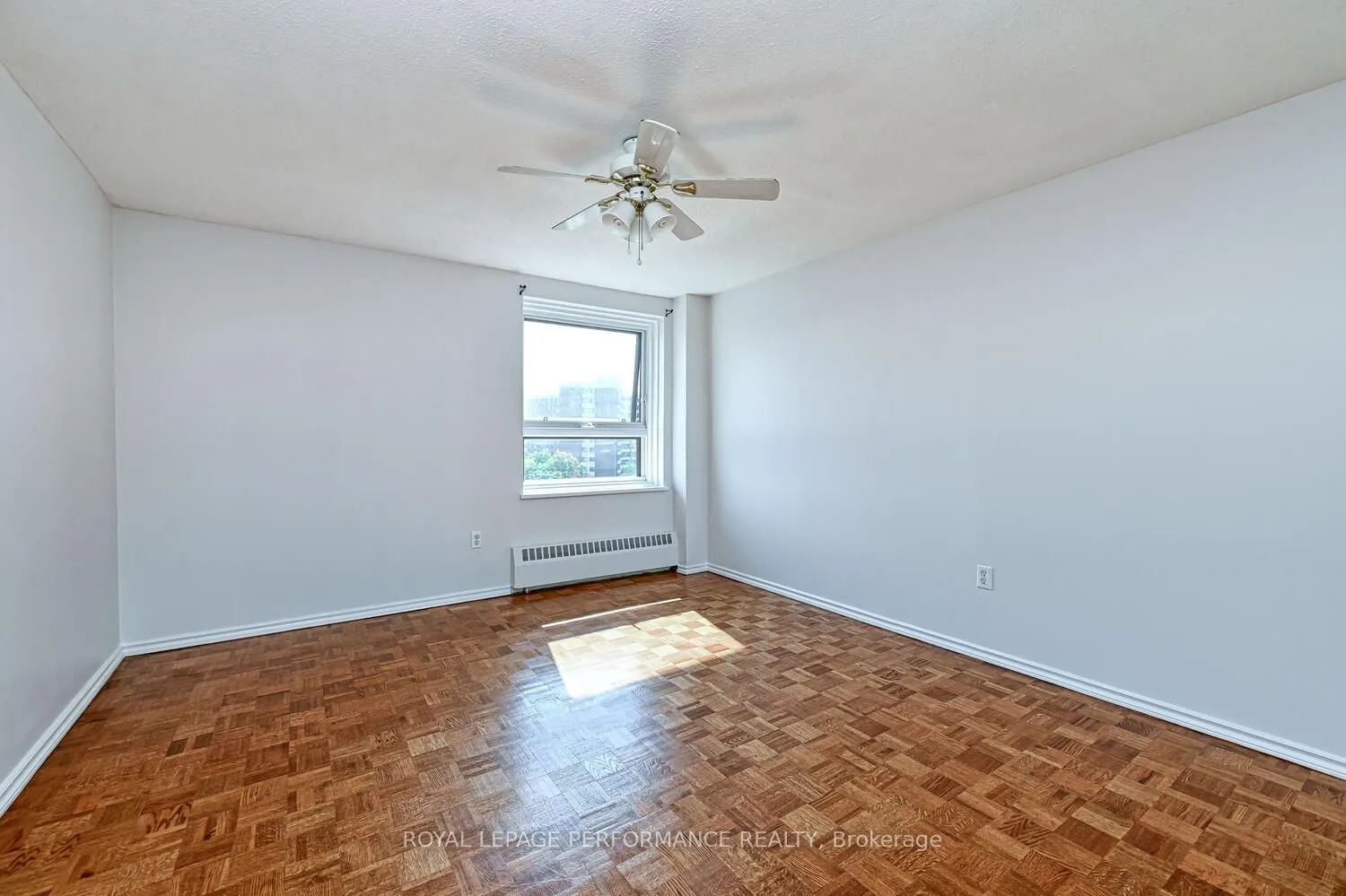 1356 Meadowlands Drive E, #607