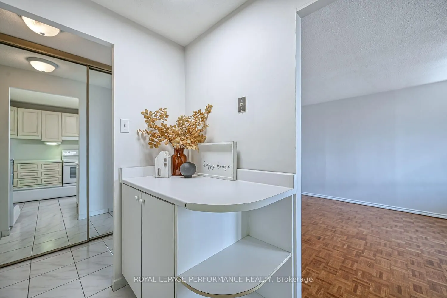 1356 Meadowlands Drive E, #607