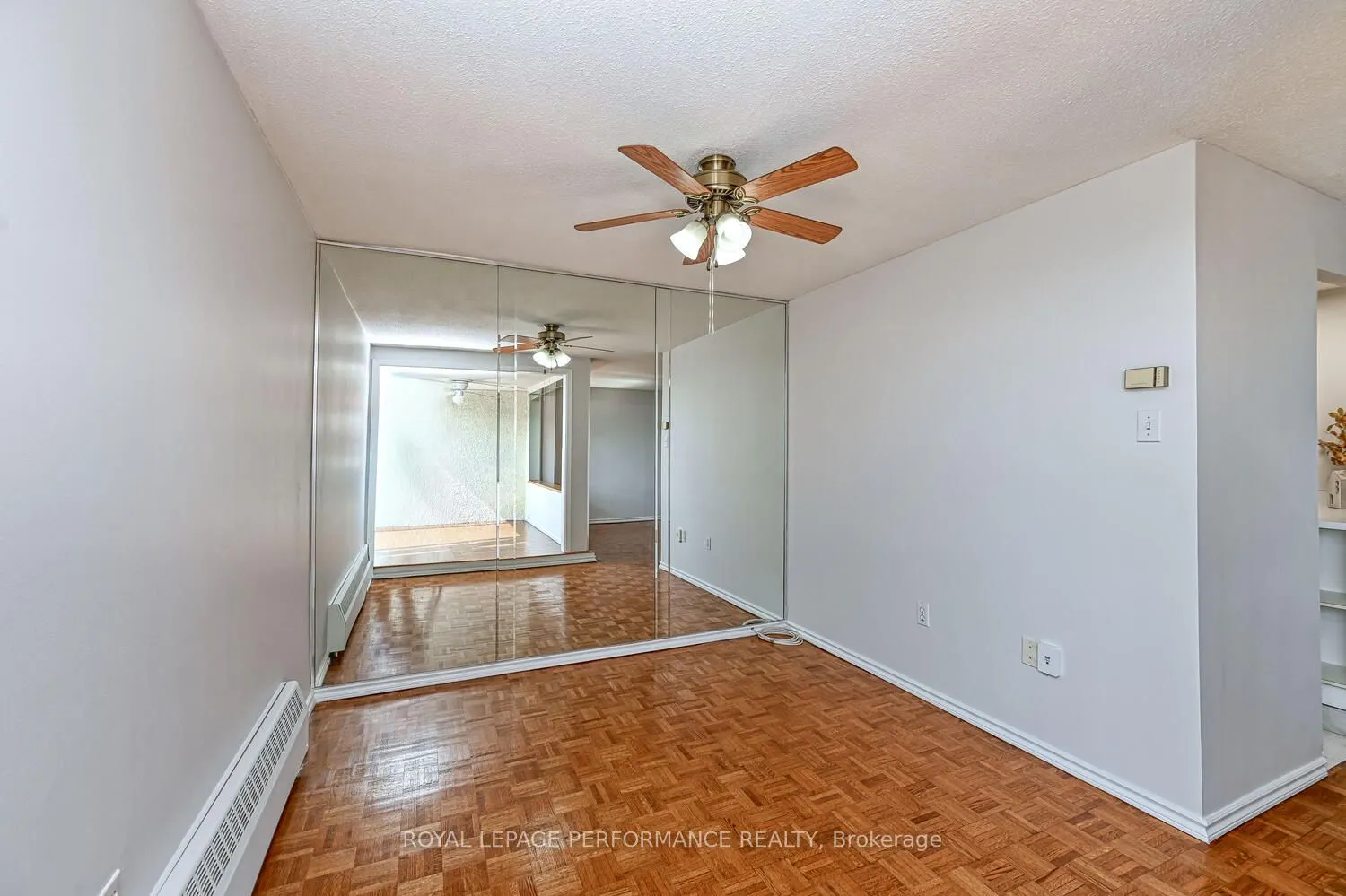 1356 Meadowlands Drive E, #607