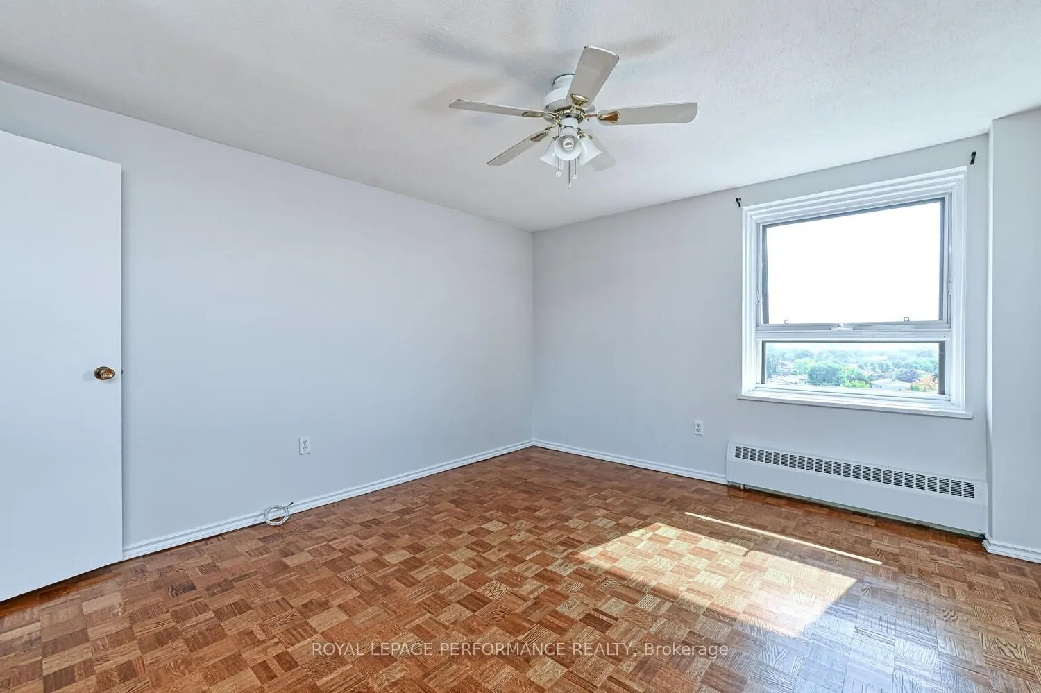 1356 Meadowlands Drive E, #607