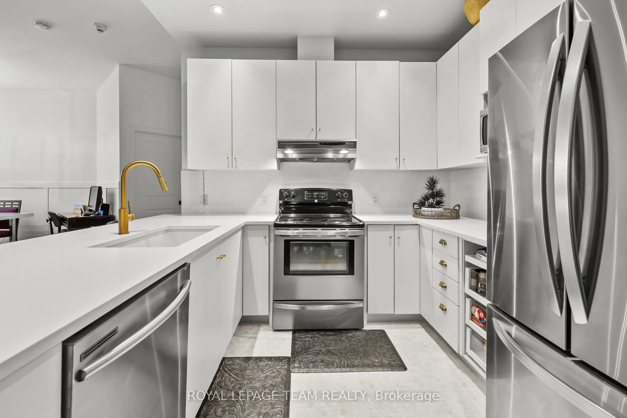 500 Claridge Drive, #203