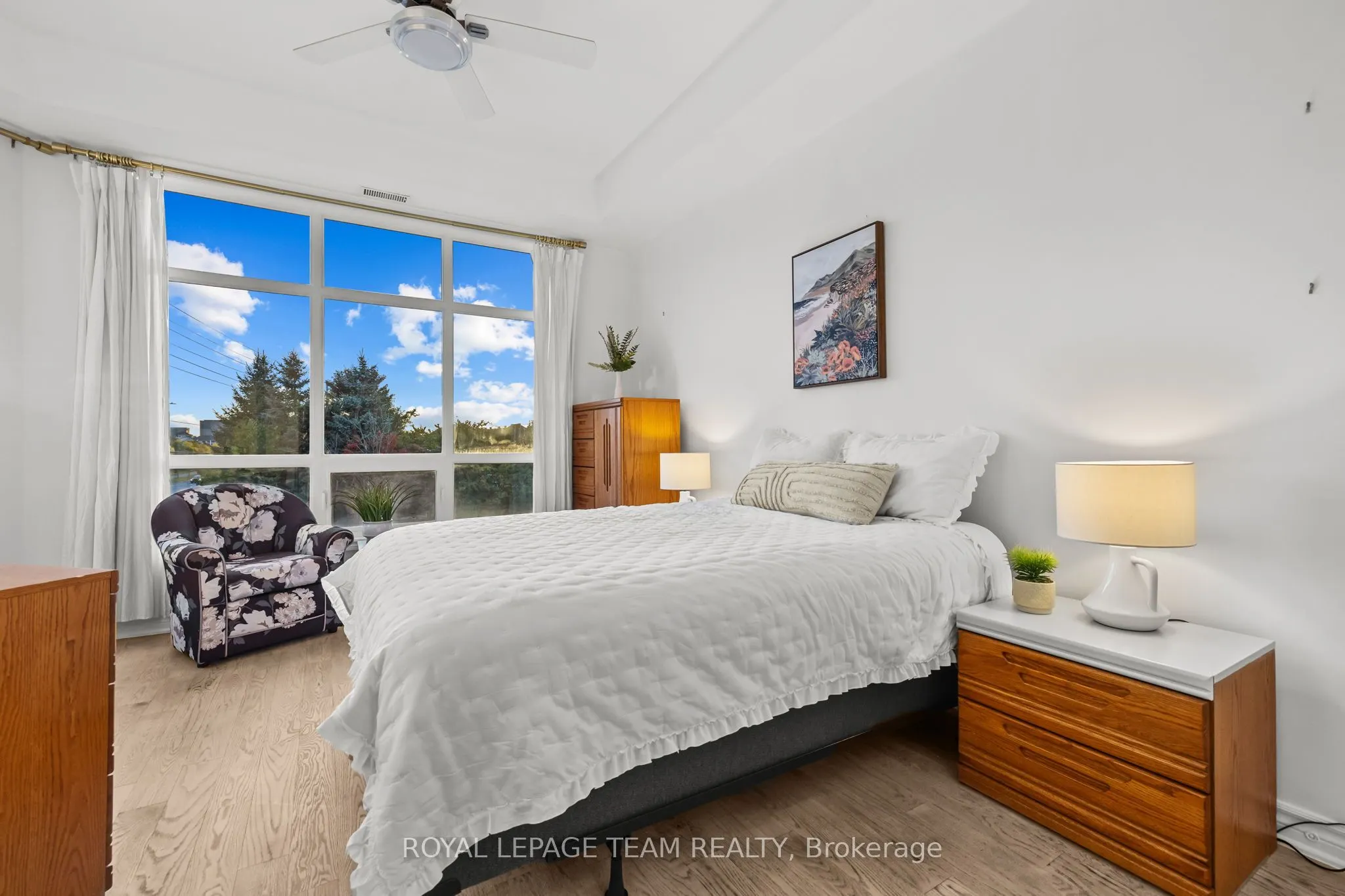 500 Claridge Drive, #203