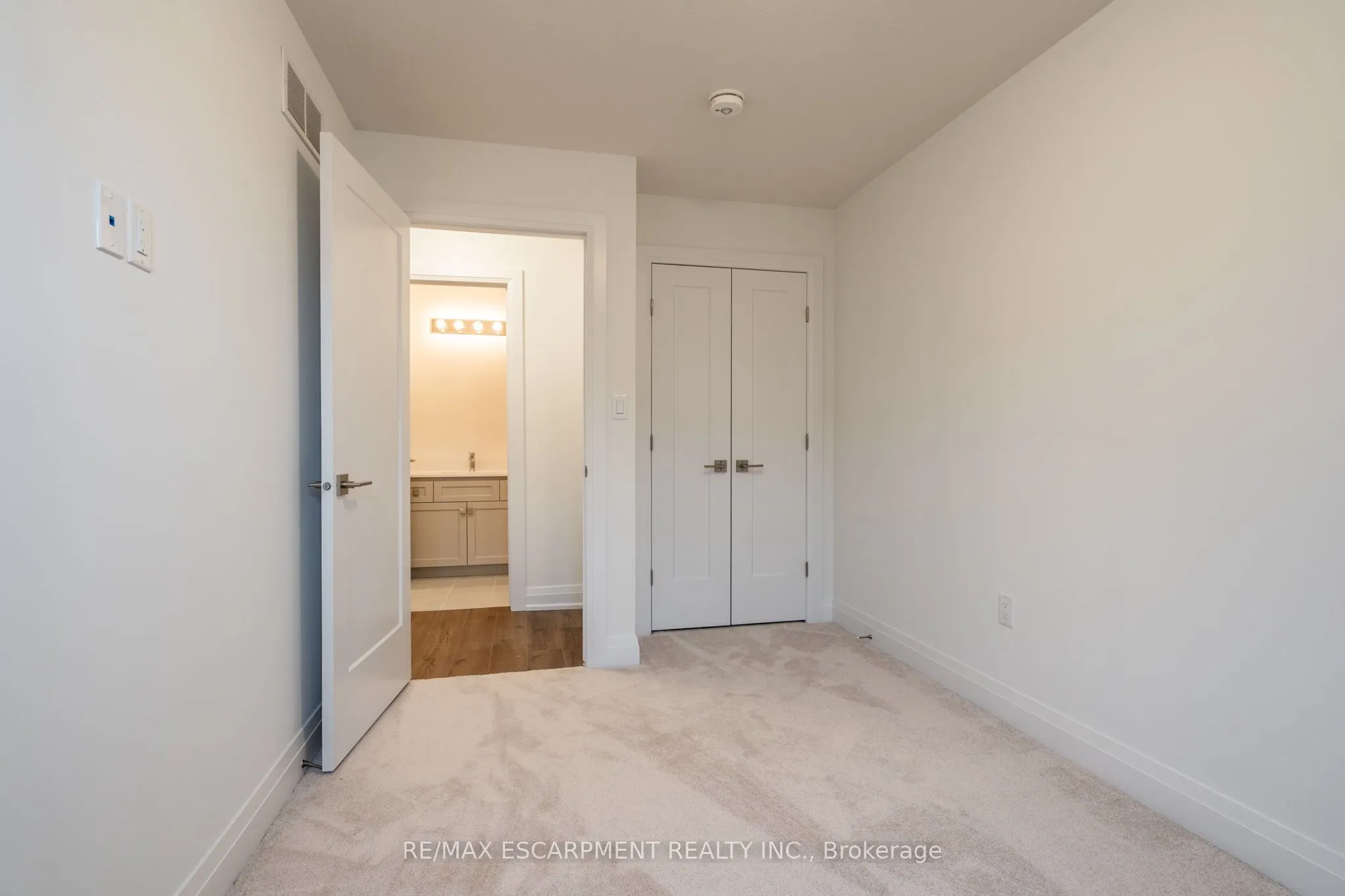20 CLEAR VALLEY Lane