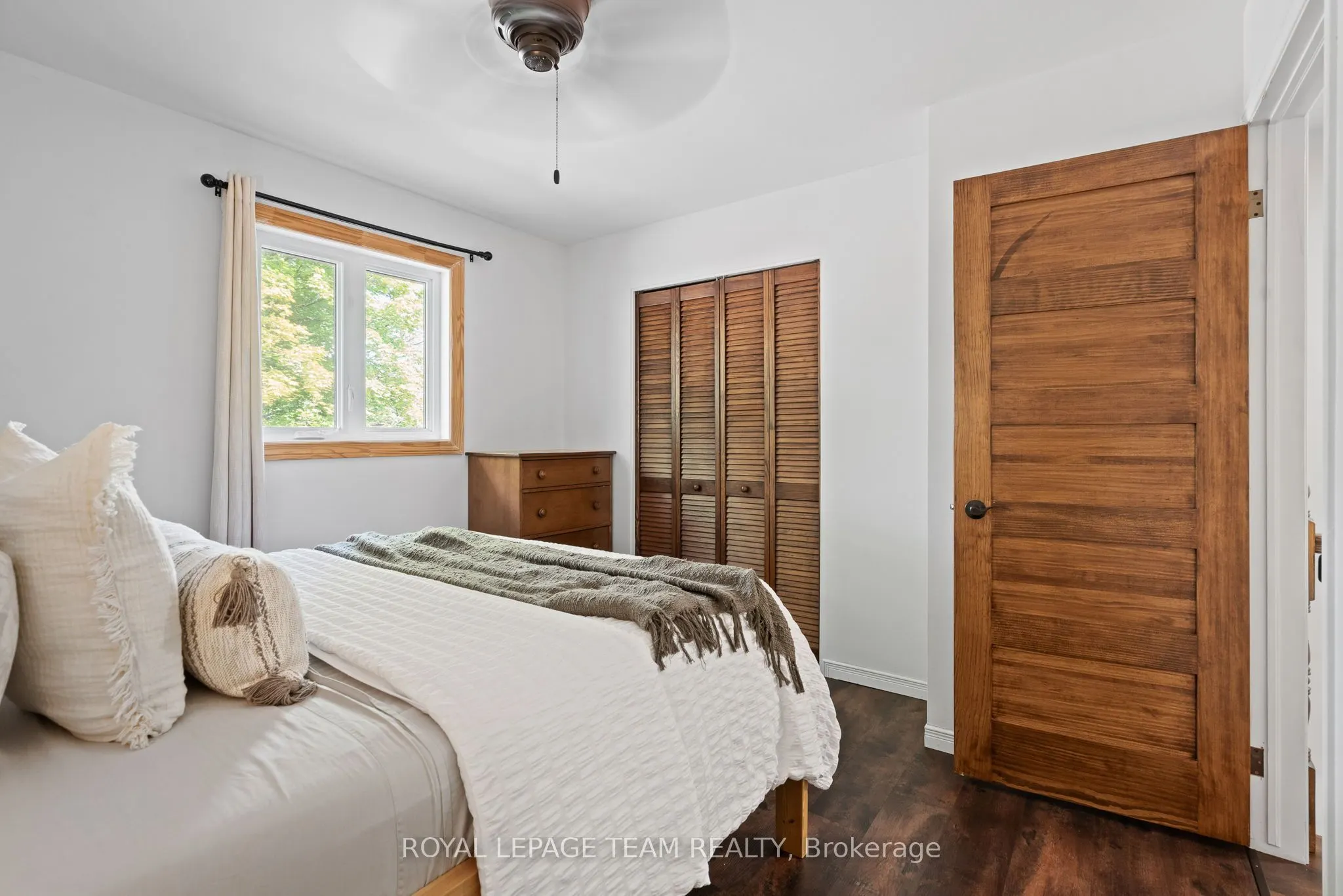 230 Currell Avenue