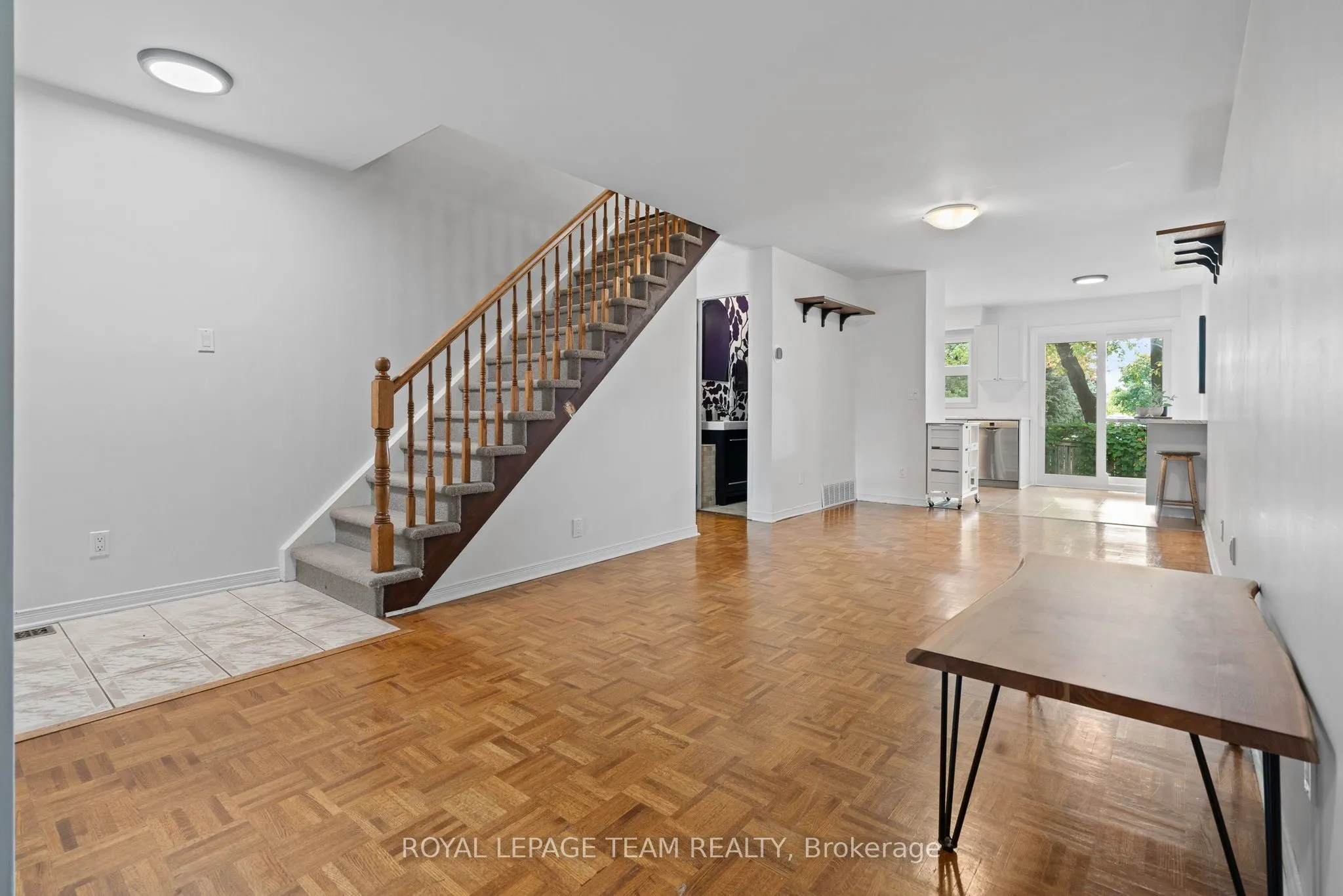 230 Currell Avenue