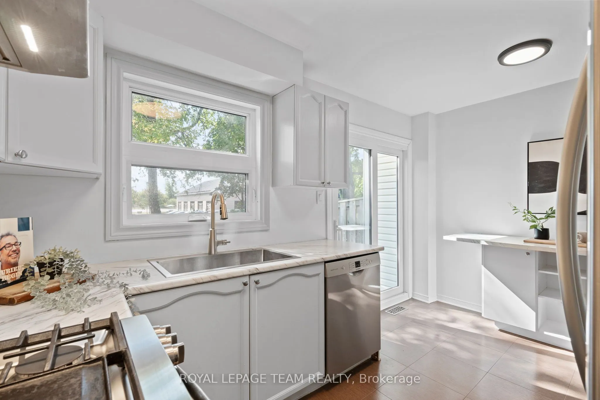 230 Currell Avenue