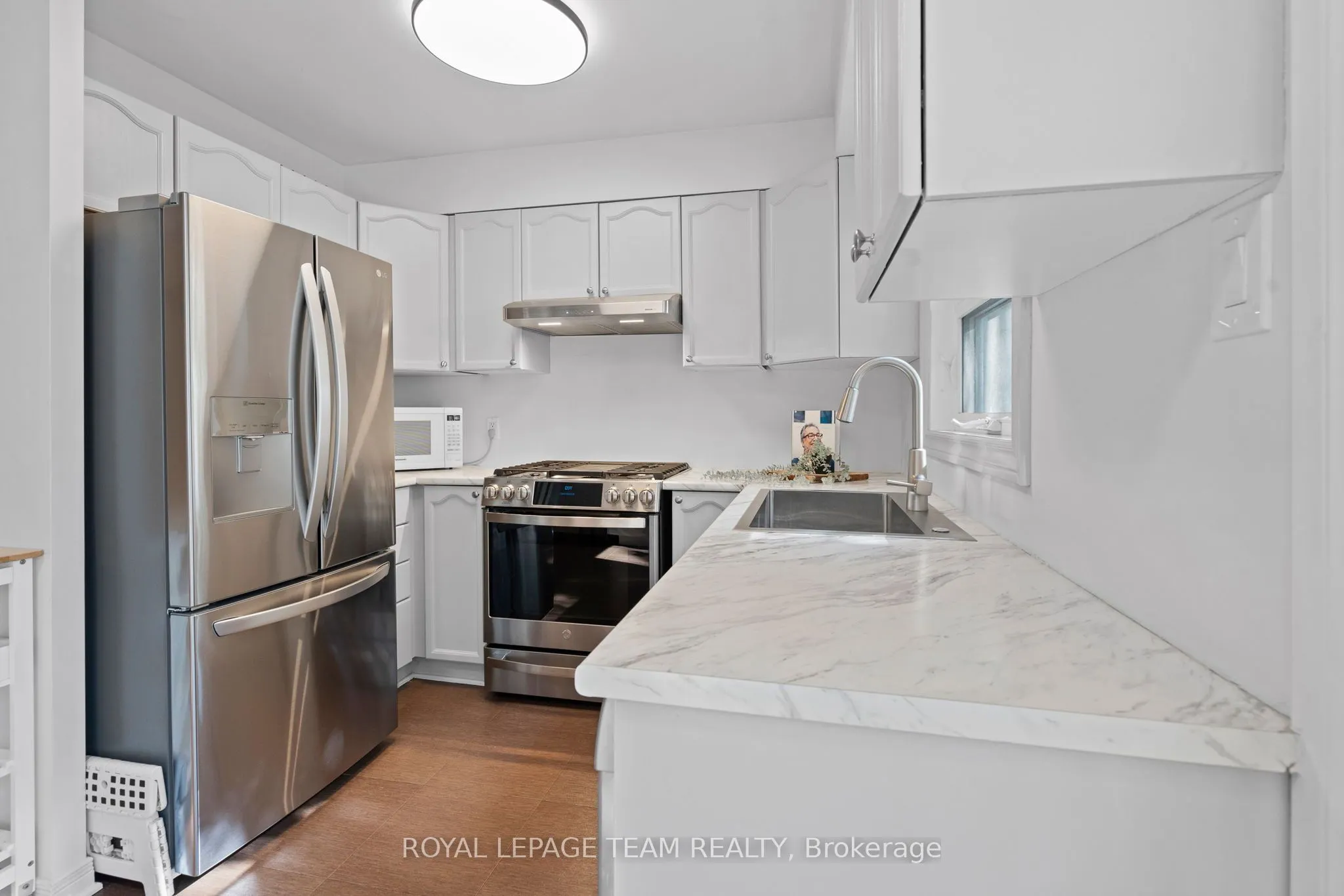 230 Currell Avenue
