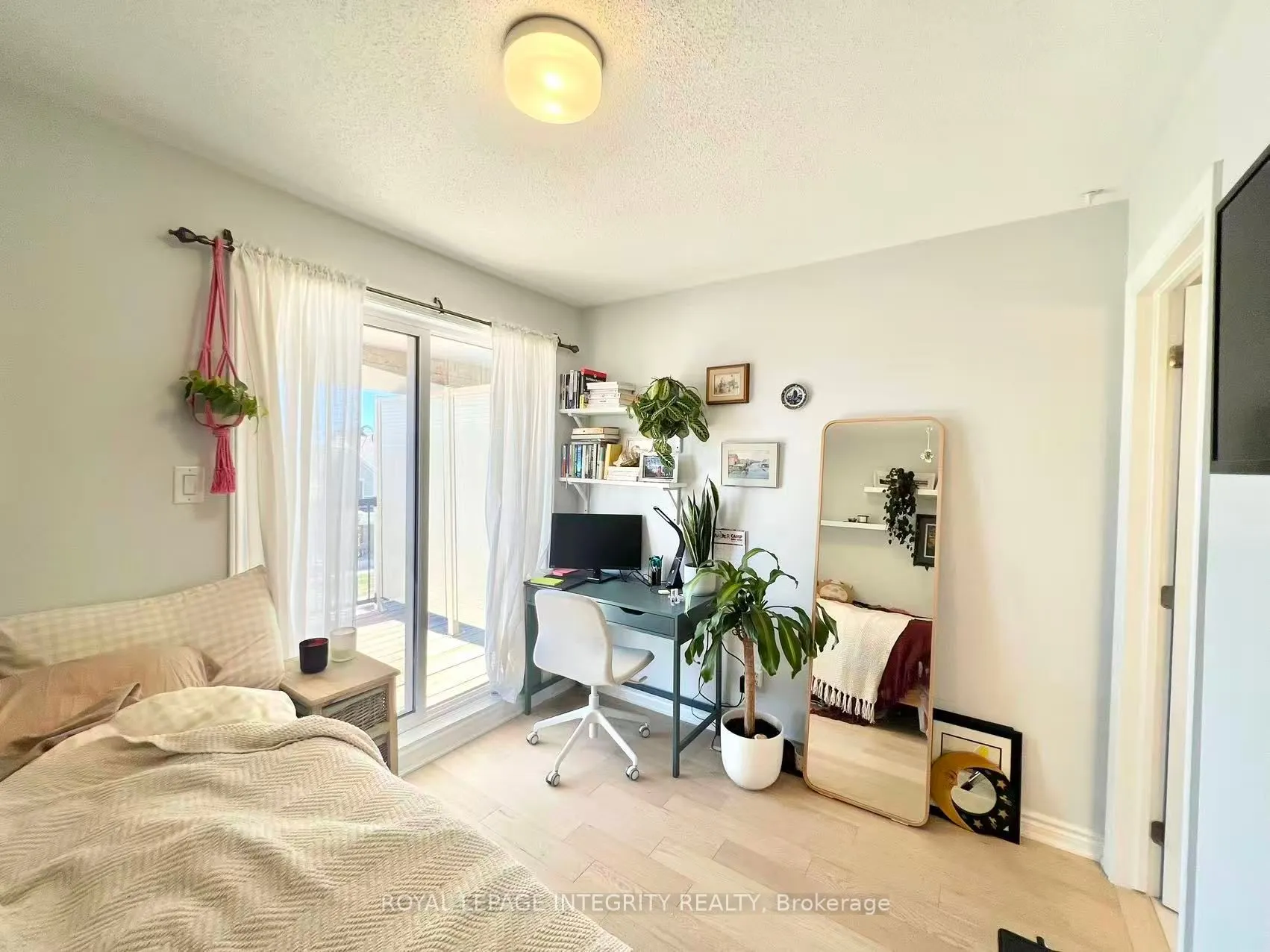 717 Rouncey Road, #717