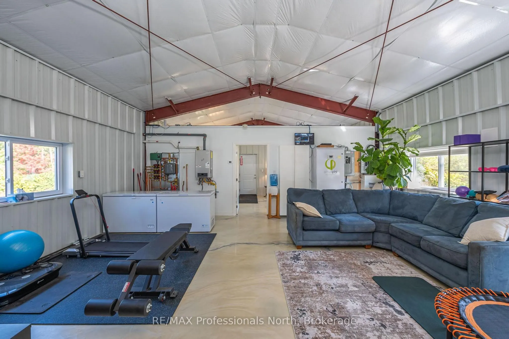 1211 Gelert Road