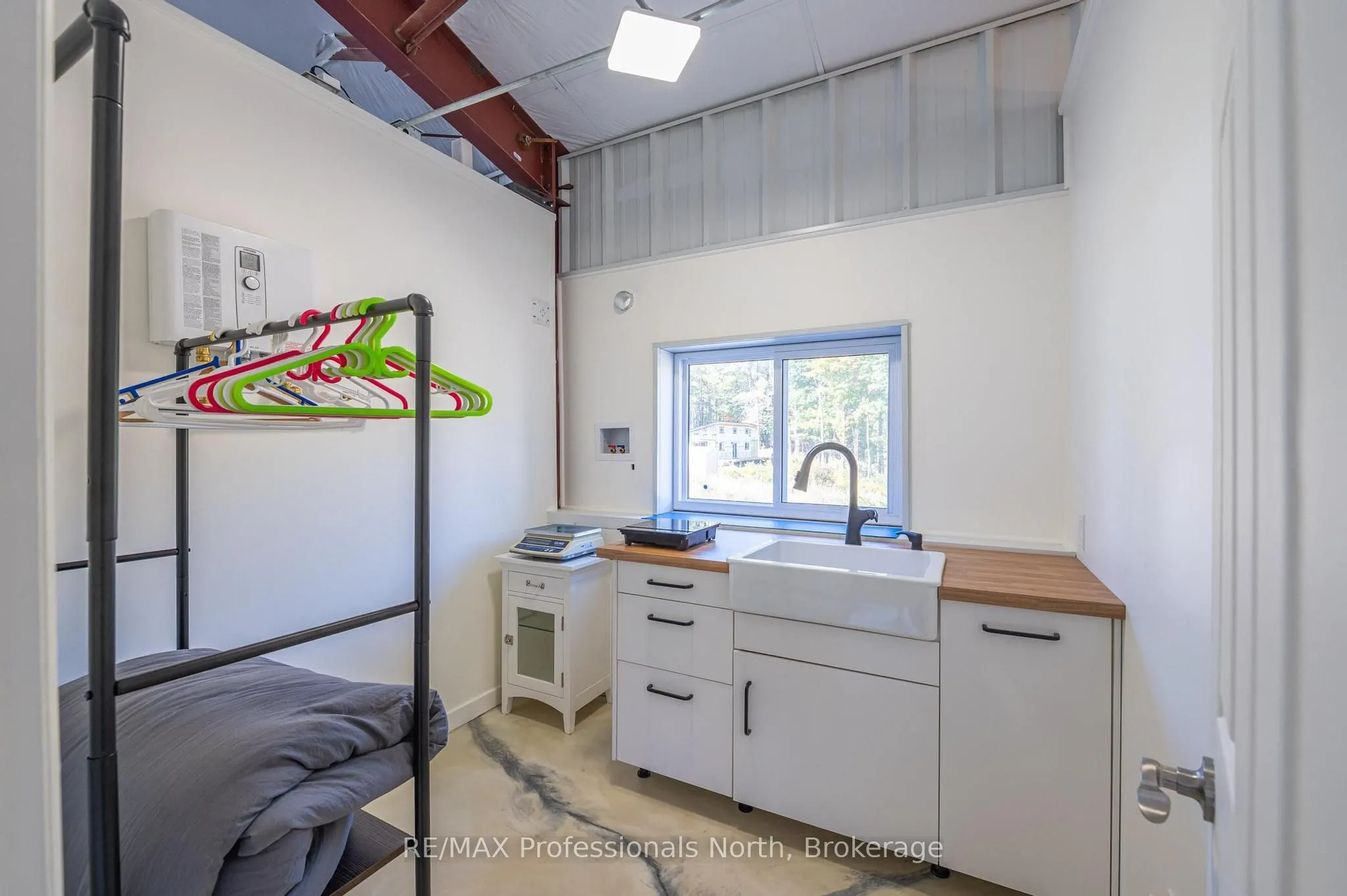 1211 Gelert Road