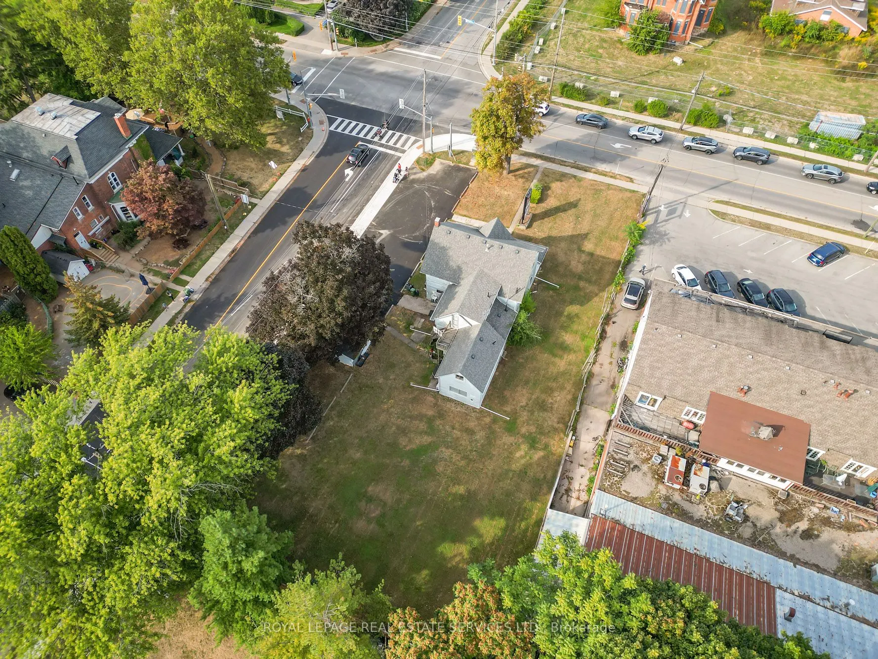 132 Main Street E