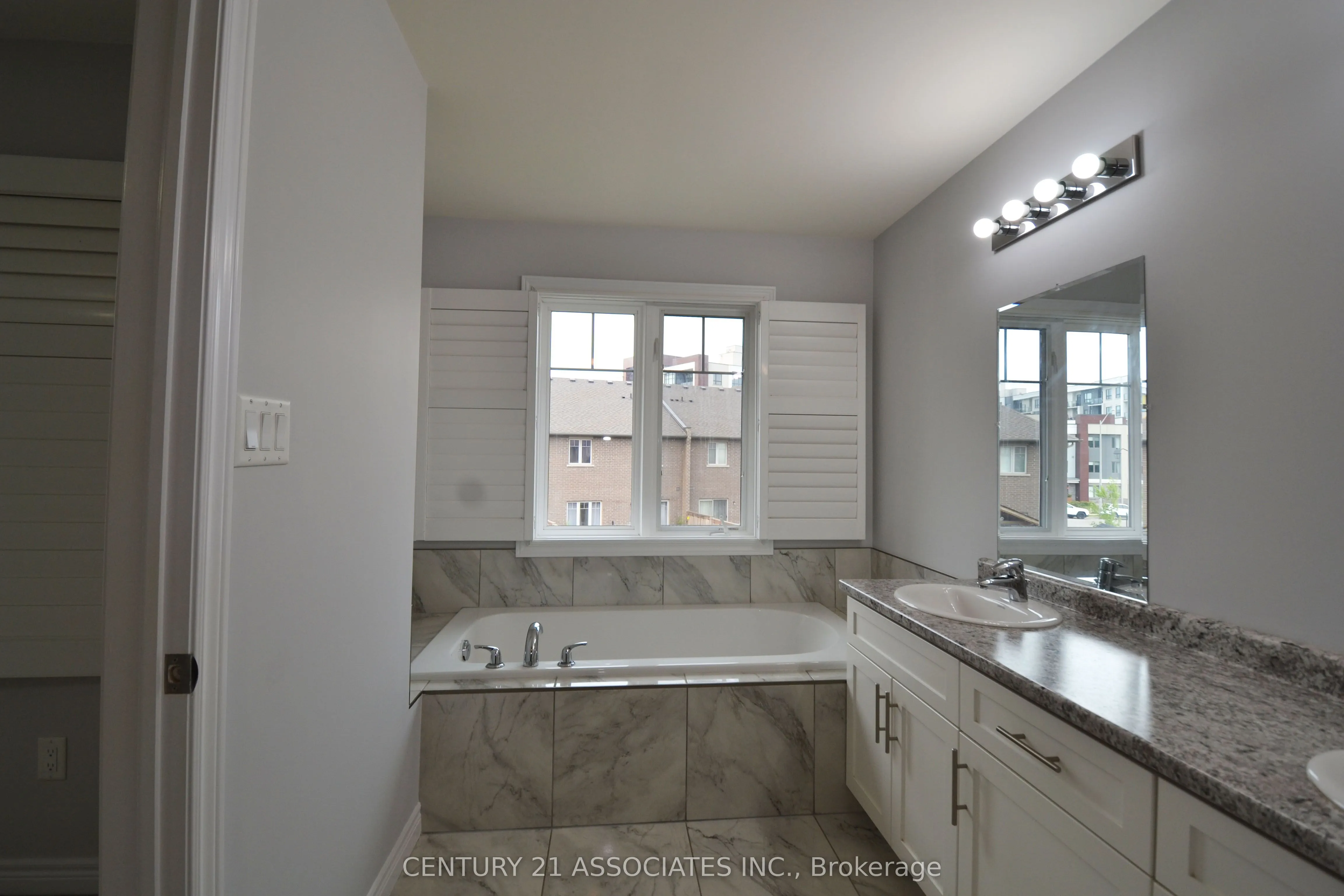 98 Shoreview Place, #6
