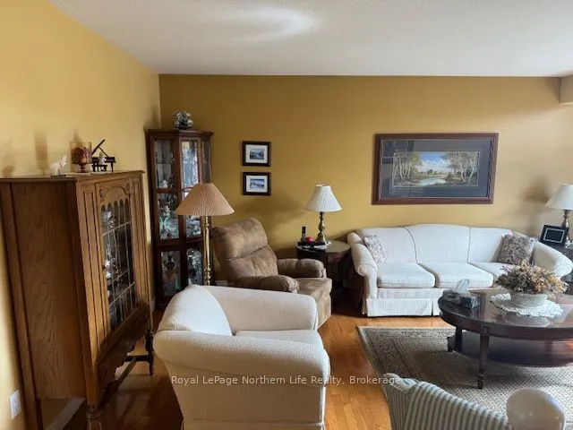 23 Villeneuve Court