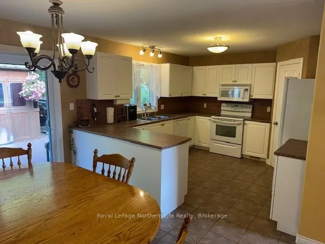 23 Villeneuve Court