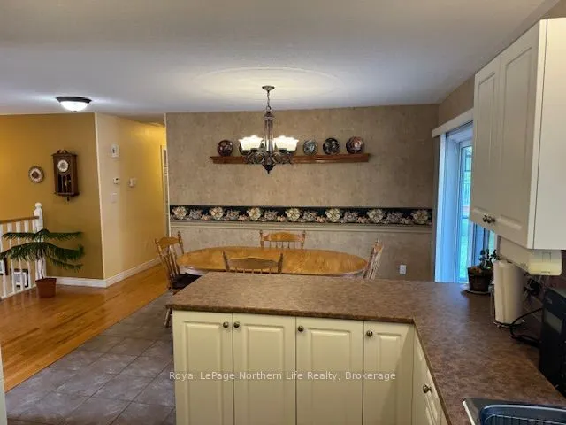 23 Villeneuve Court