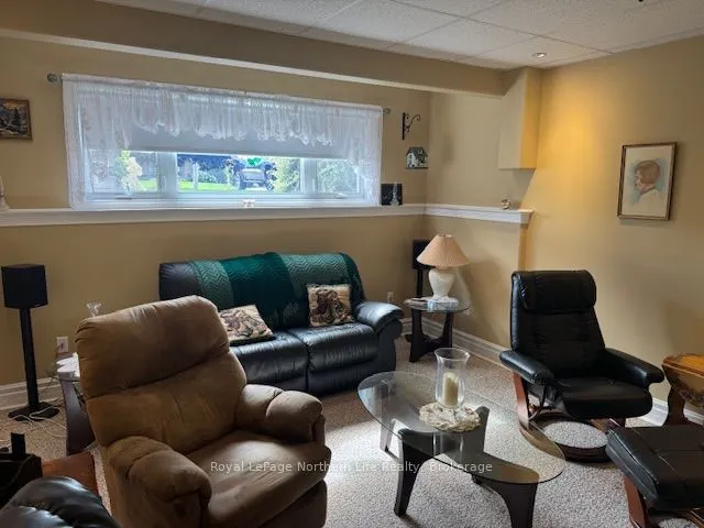 23 Villeneuve Court