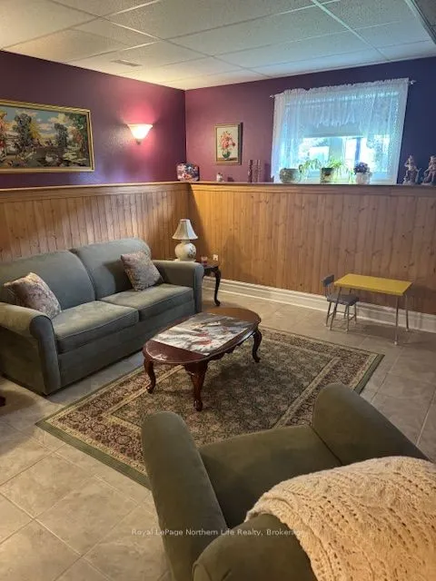 23 Villeneuve Court