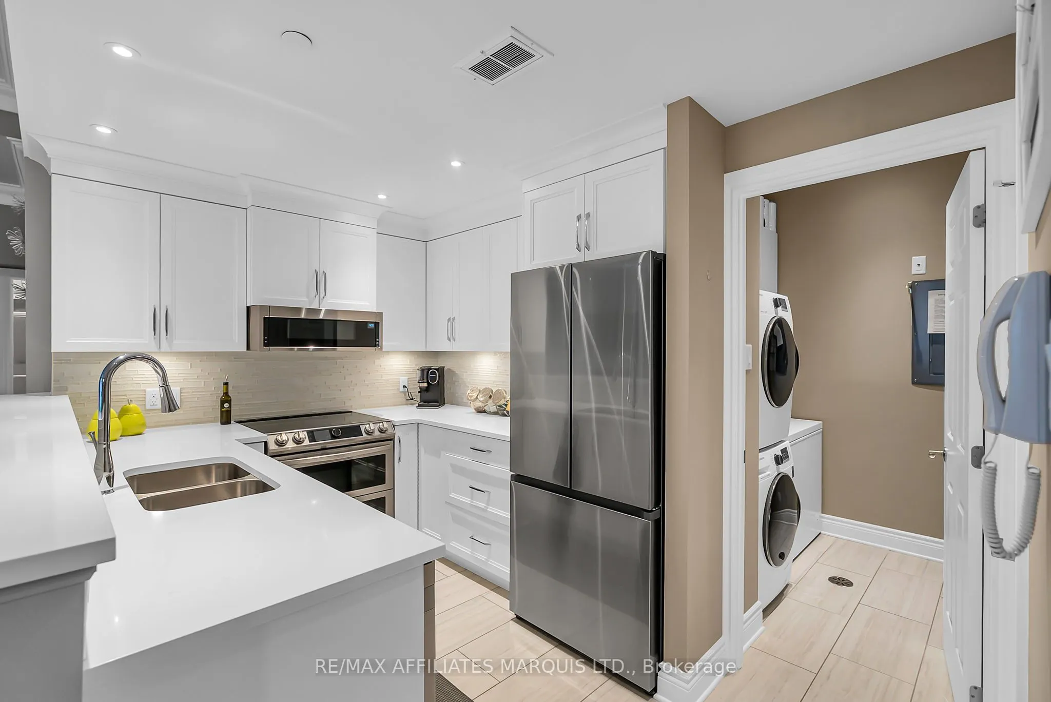 321 Water Street W, #403