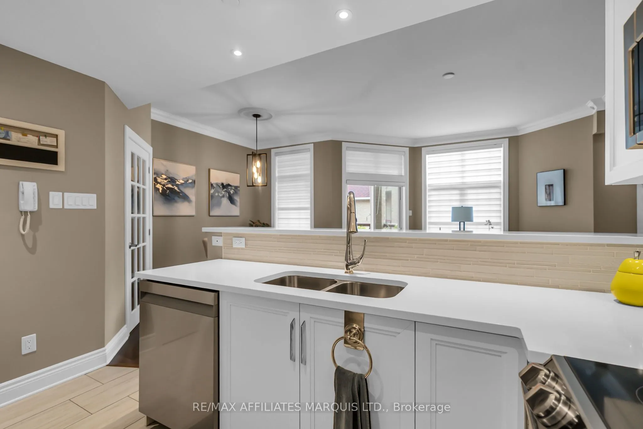 321 Water Street W, #403