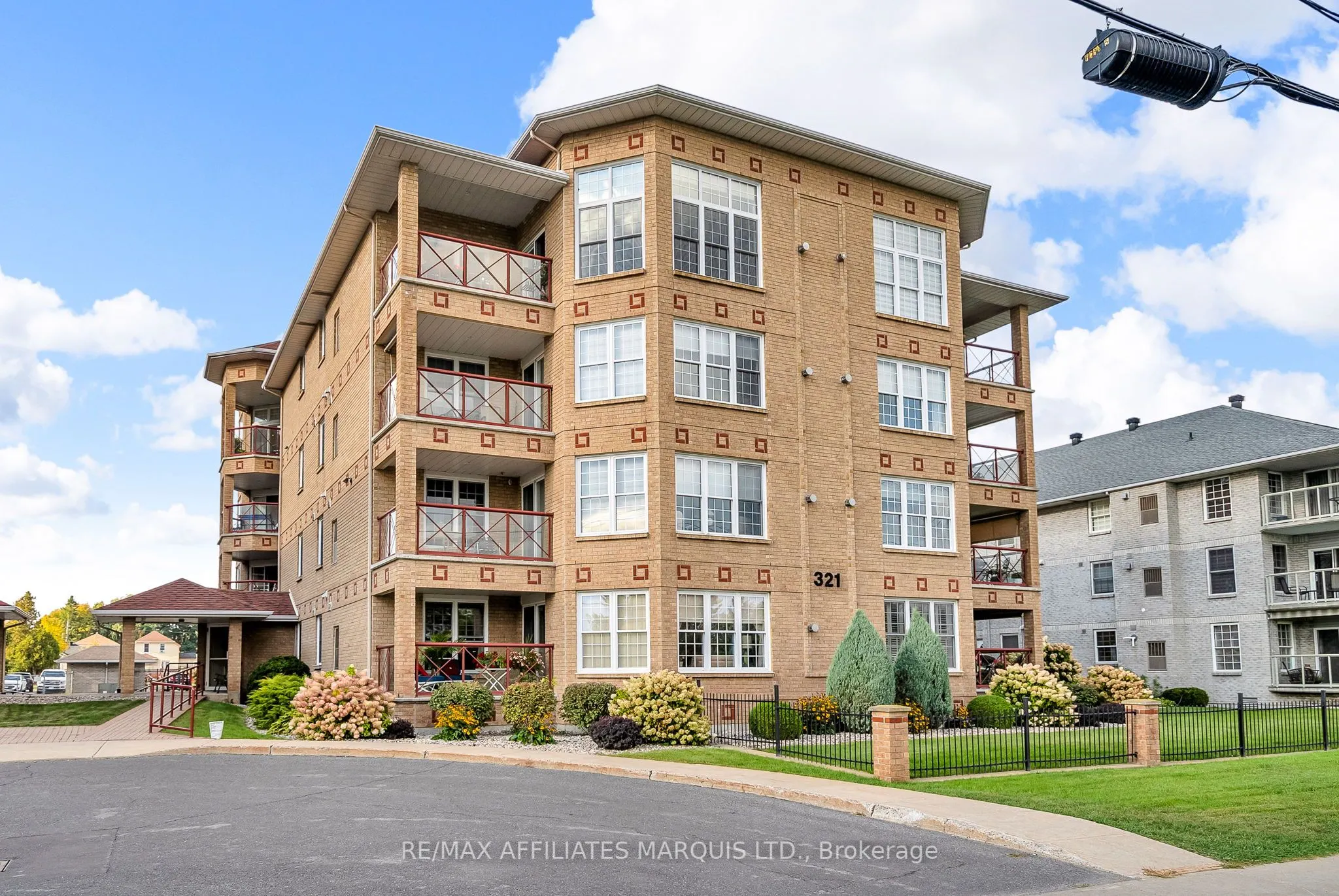 321 Water Street W, #403