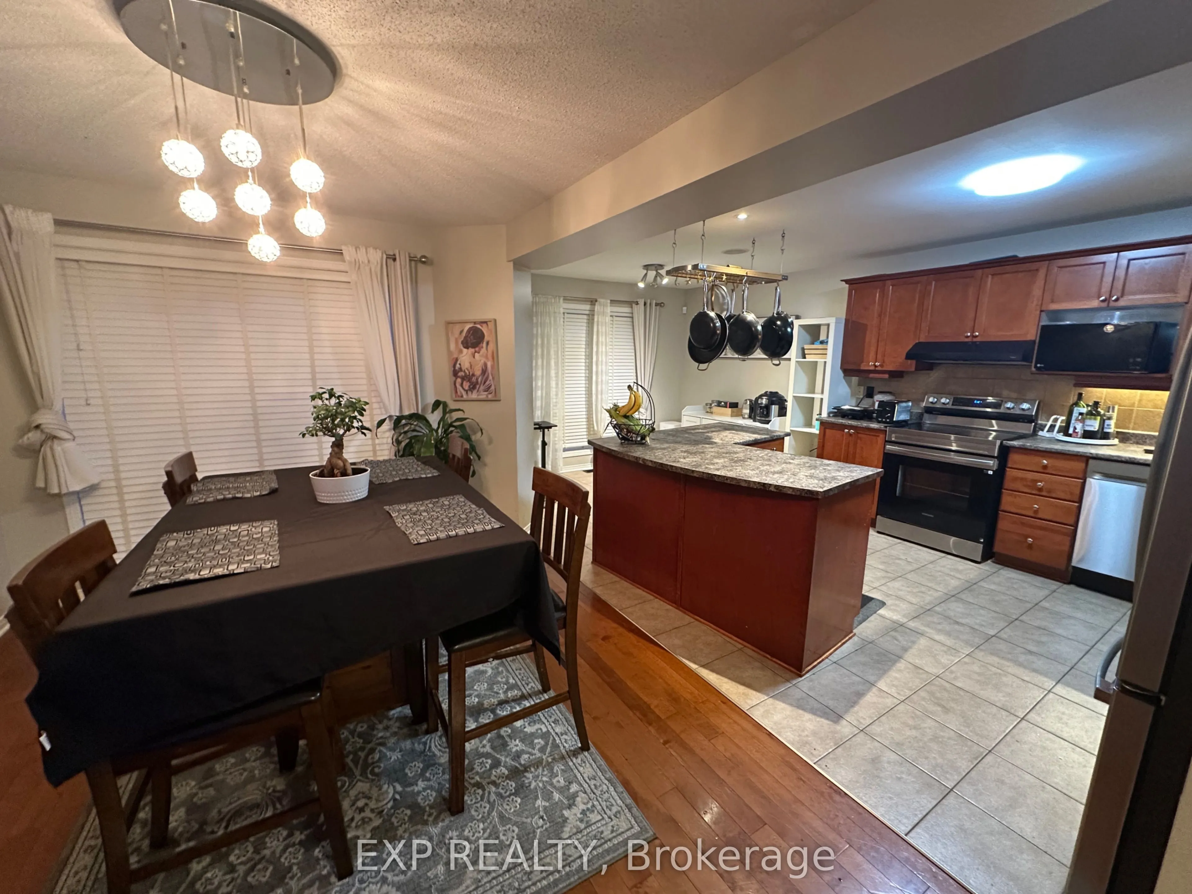 272 CLARIDGE Drive