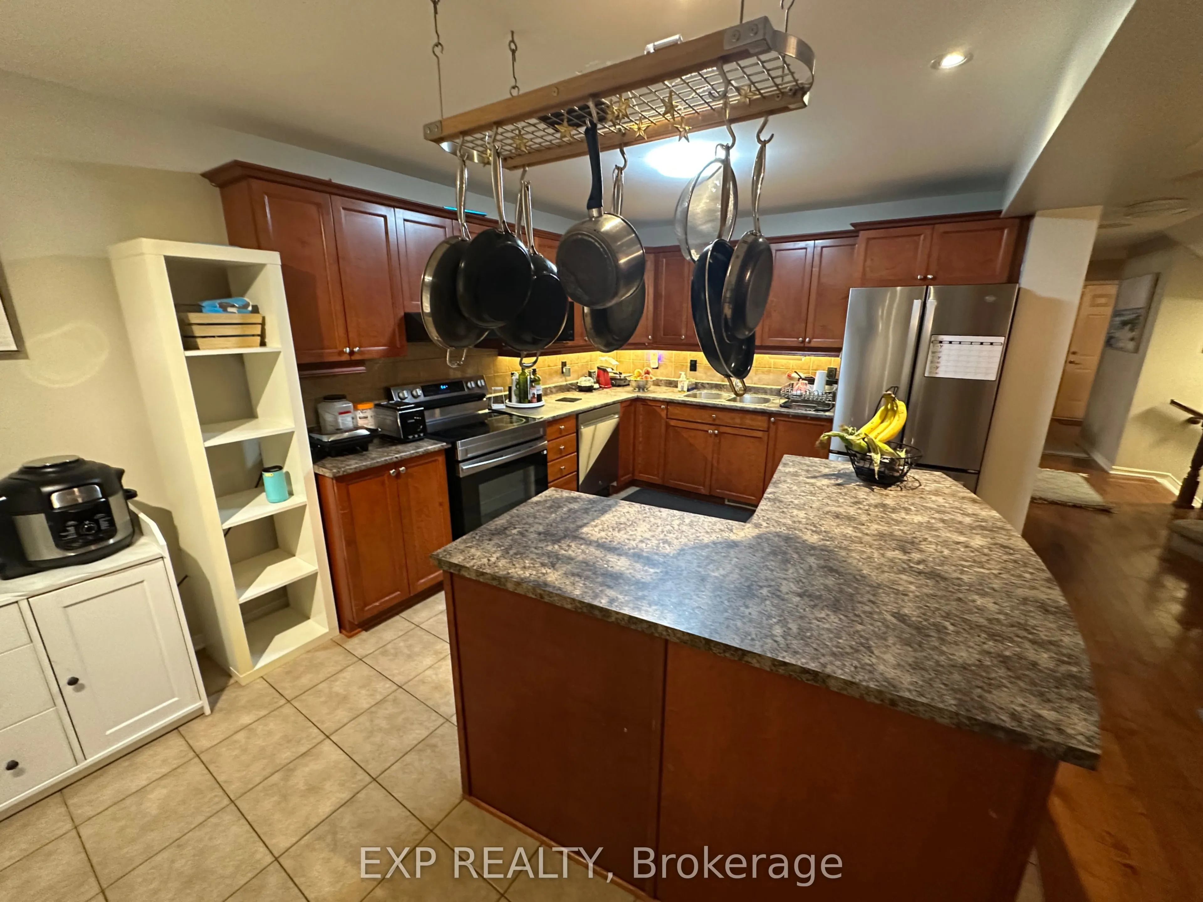272 CLARIDGE Drive